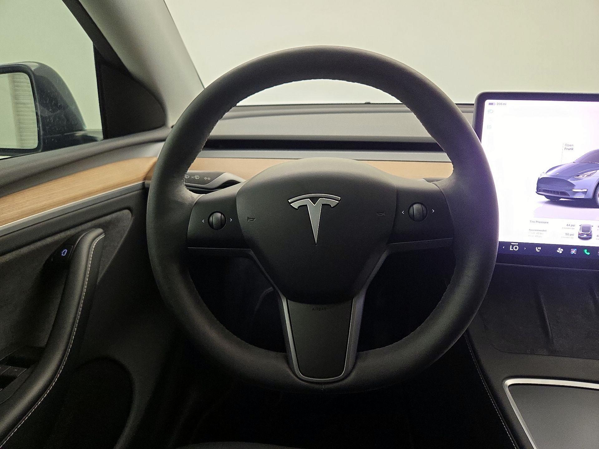 Thumbnail: 2023 Tesla Model Y - 10