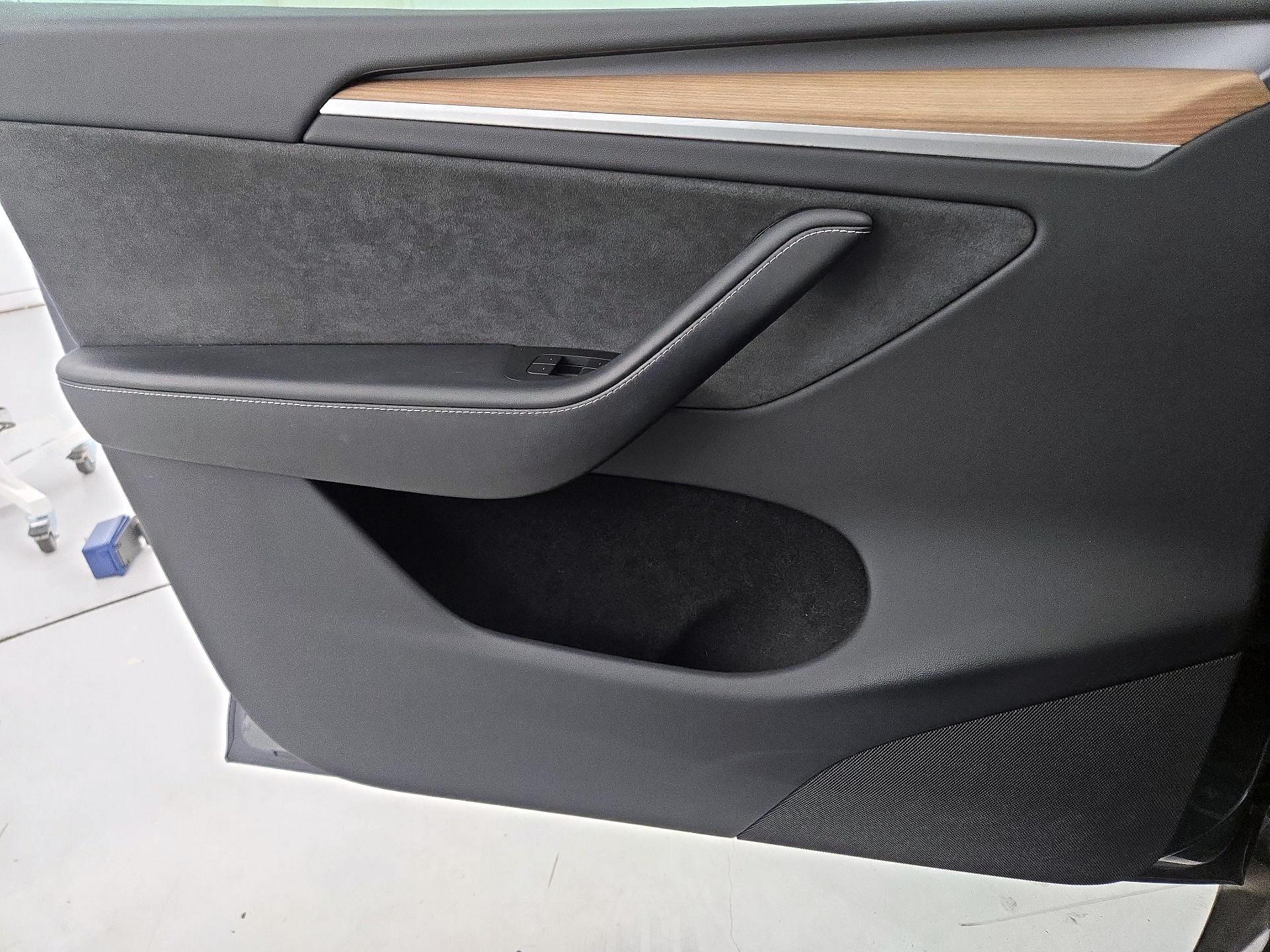 Thumbnail: 2023 Tesla Model Y - 12