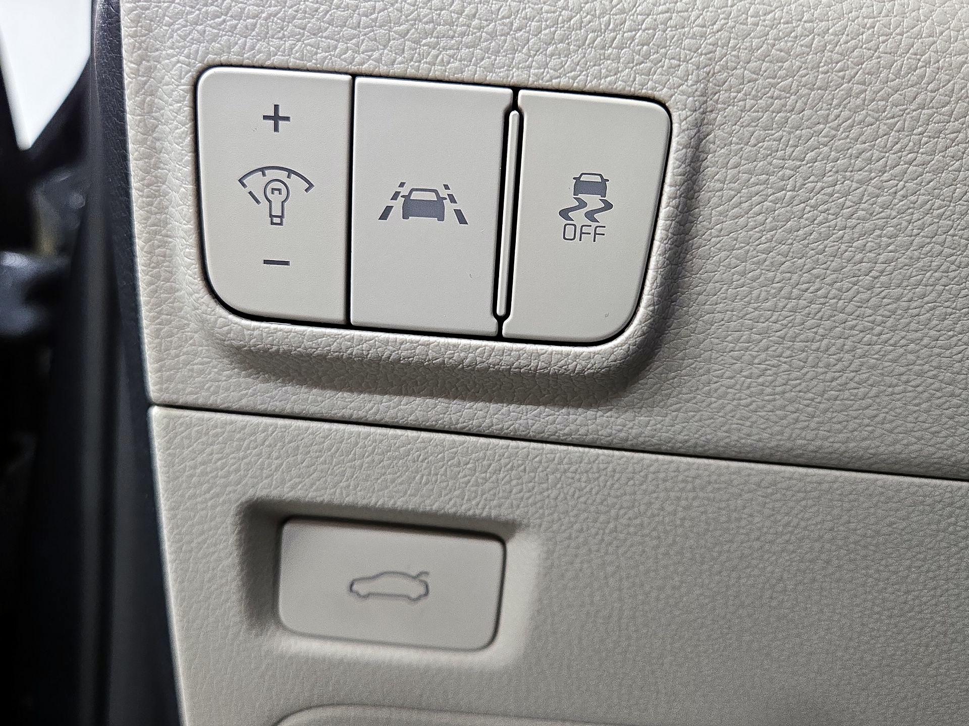 Thumbnail: 2021 Kia K5 - 13