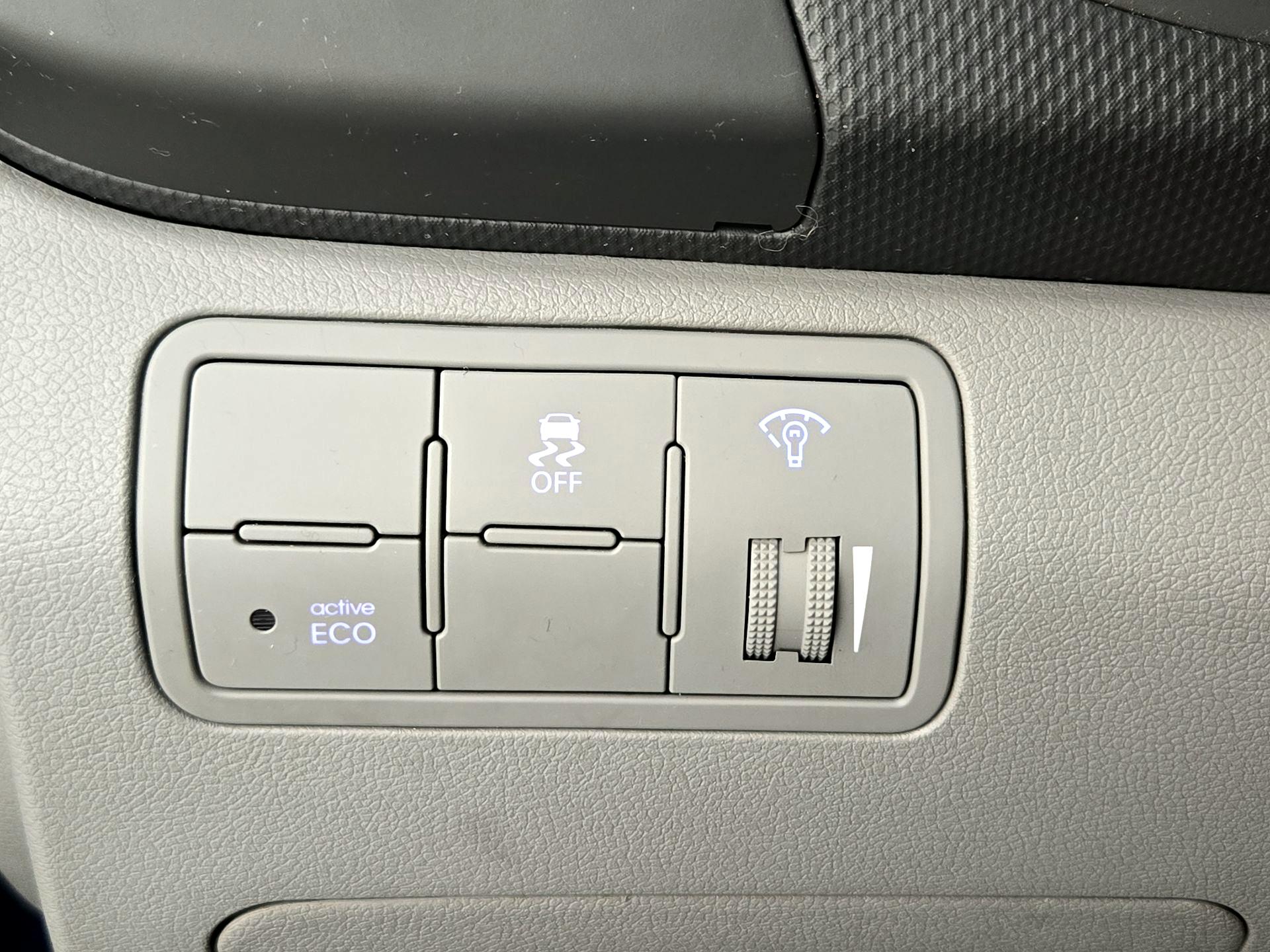 Thumbnail: 2016 Hyundai Accent - 13