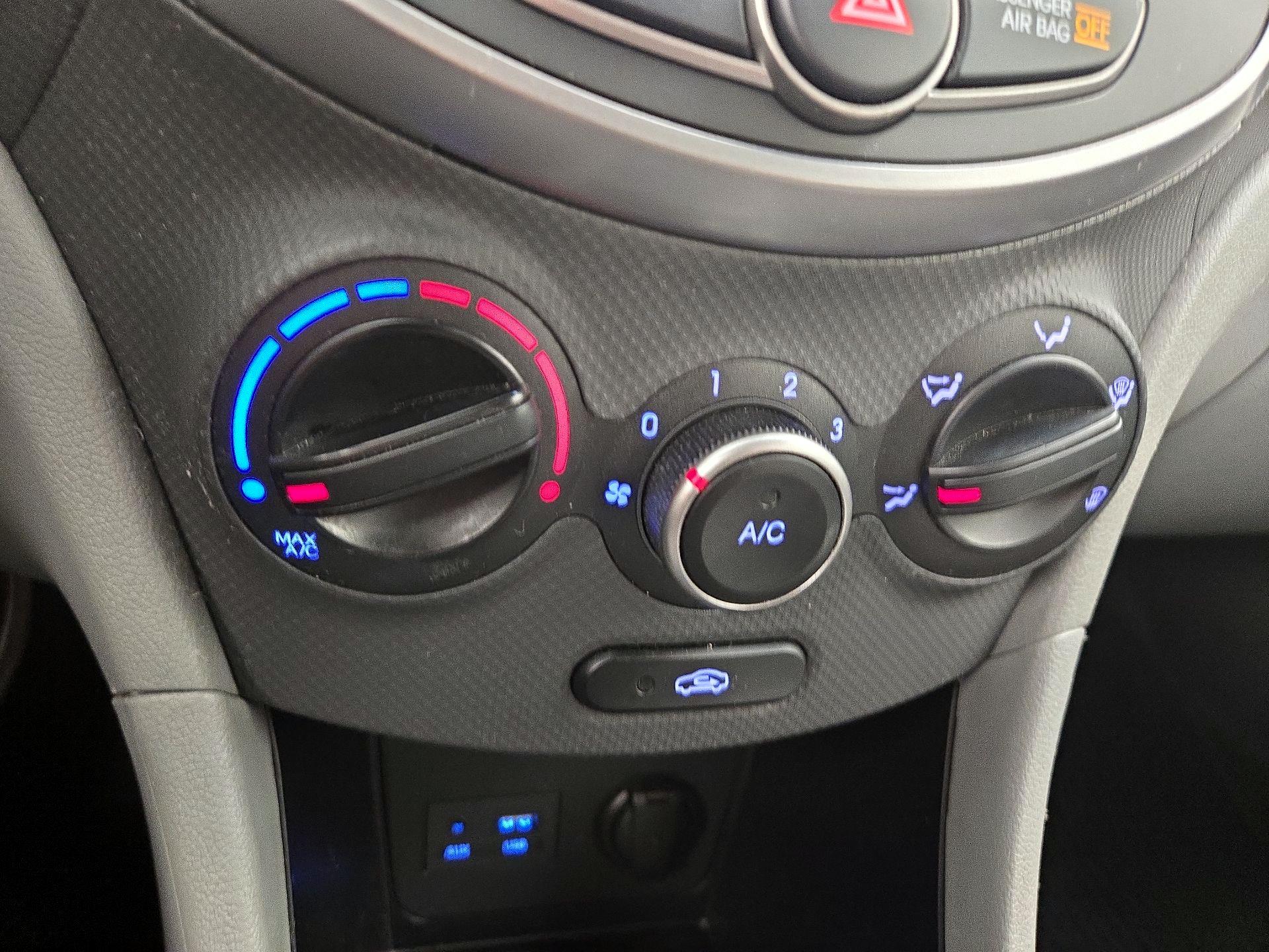 Thumbnail: 2016 Hyundai Accent - 15