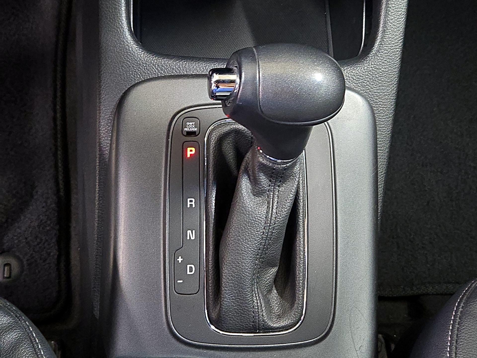 Thumbnail: 2016 Kia Forte - 17