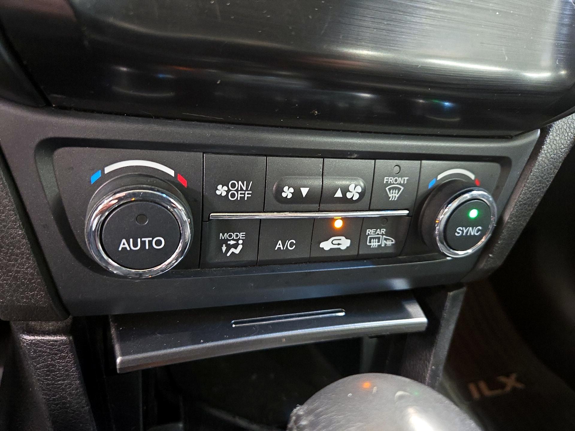 Thumbnail: 2015 Acura ILX - 15