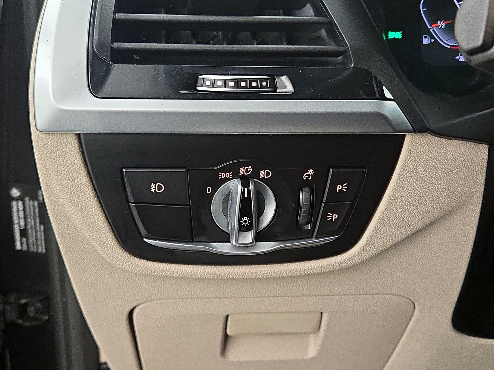 Thumbnail: 2021 BMW X3 - 13