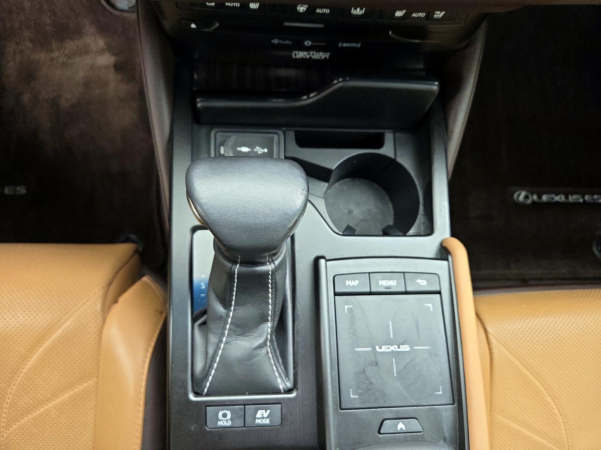 Thumbnail: 2019 Lexus ES - 17