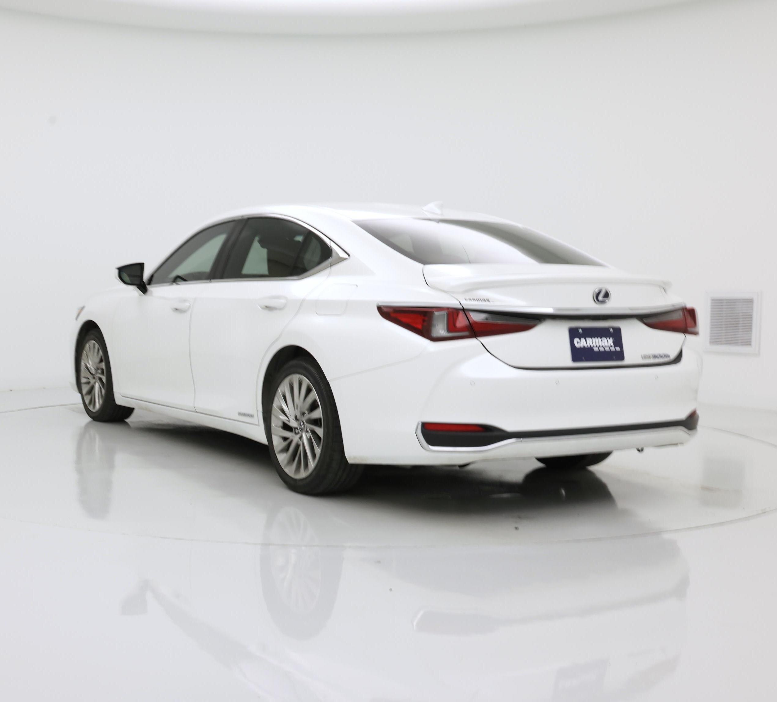 Thumbnail: 2019 Lexus ES - 2
