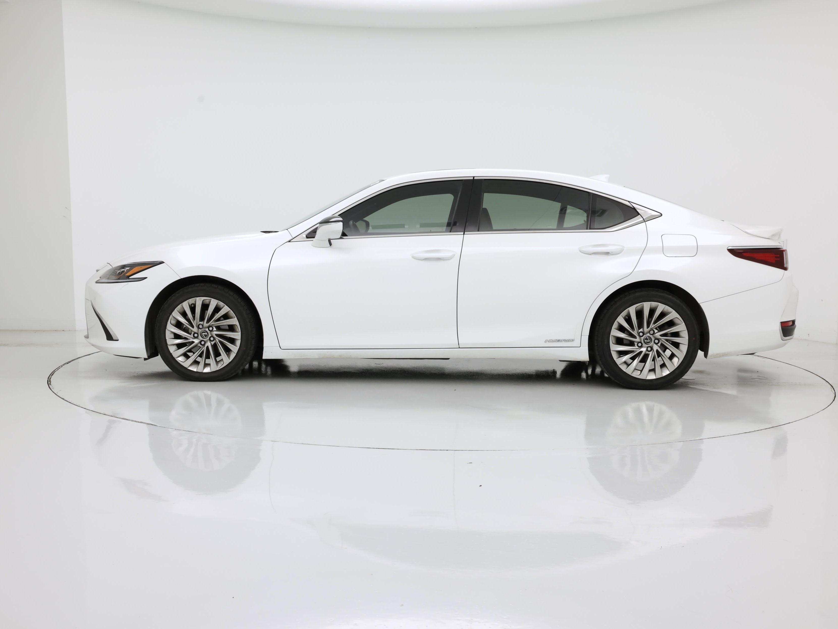 Thumbnail: 2019 Lexus ES - 3