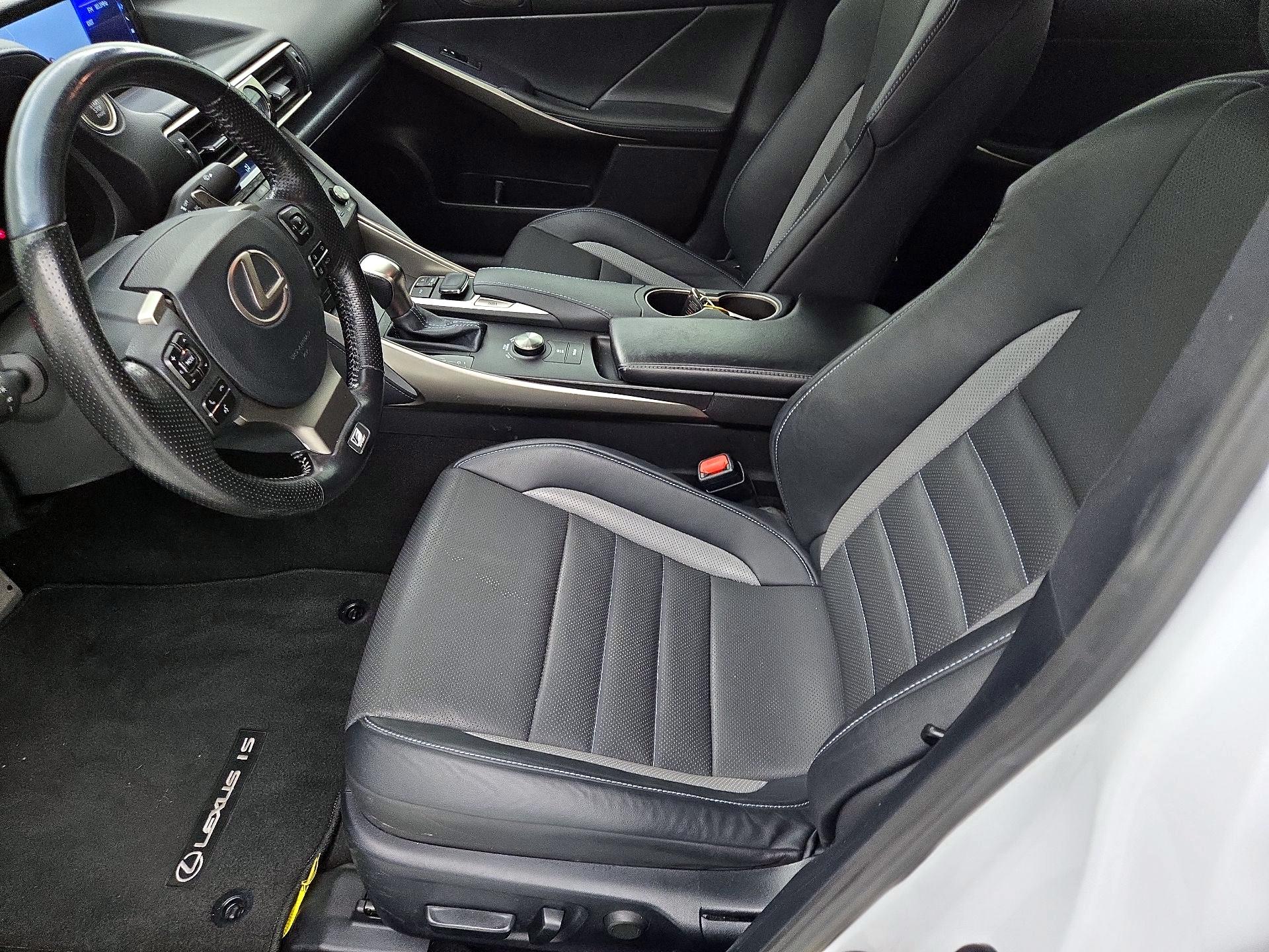 Thumbnail: 2020 Lexus IS - 11