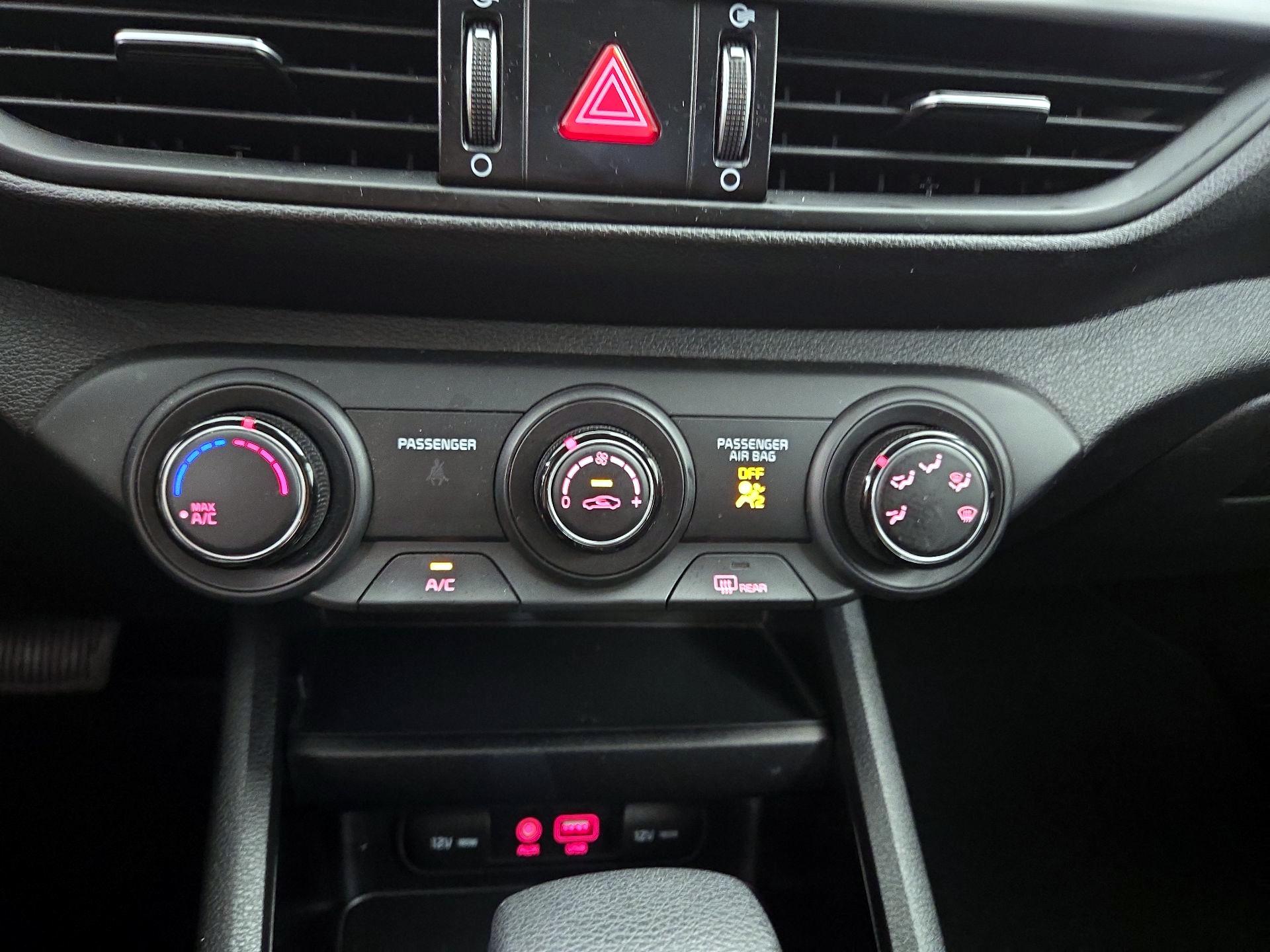 Thumbnail: 2021 Kia Forte - 16