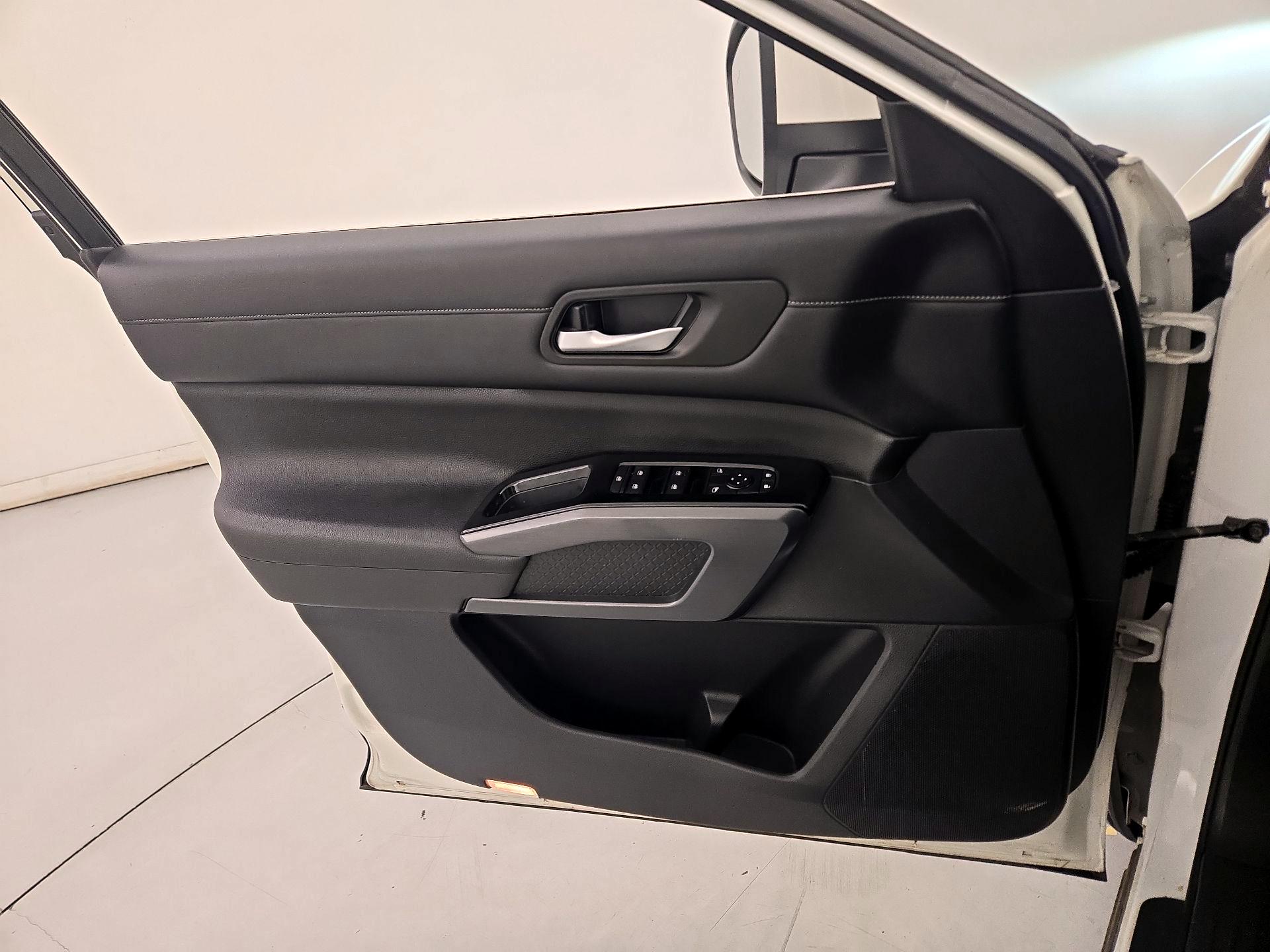 Thumbnail: 2022 Nissan Pathfinder - 12