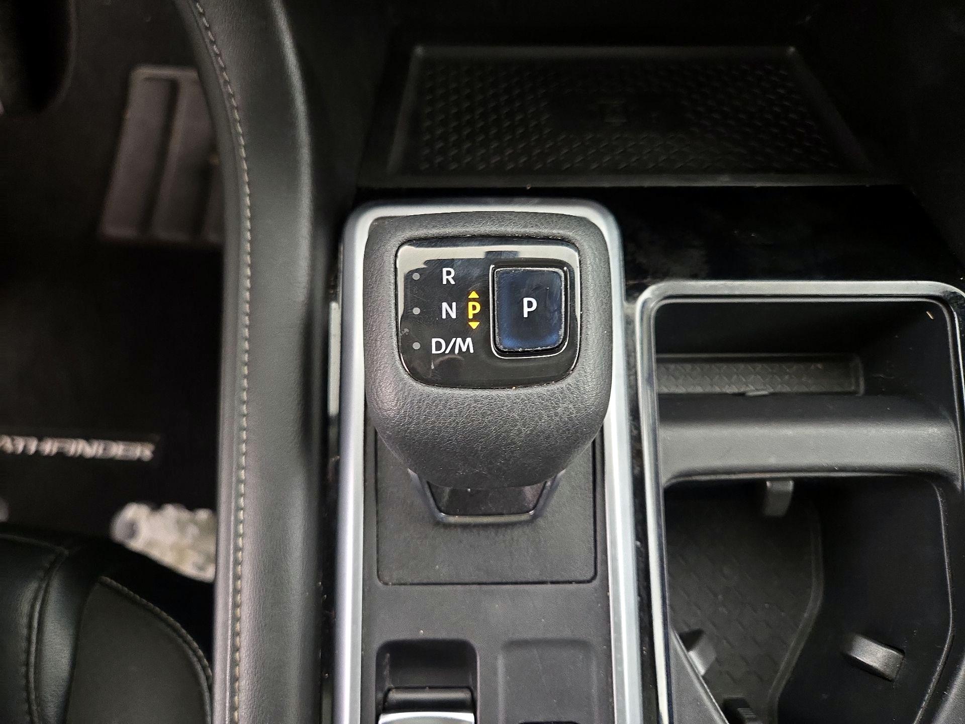 Thumbnail: 2022 Nissan Pathfinder - 18