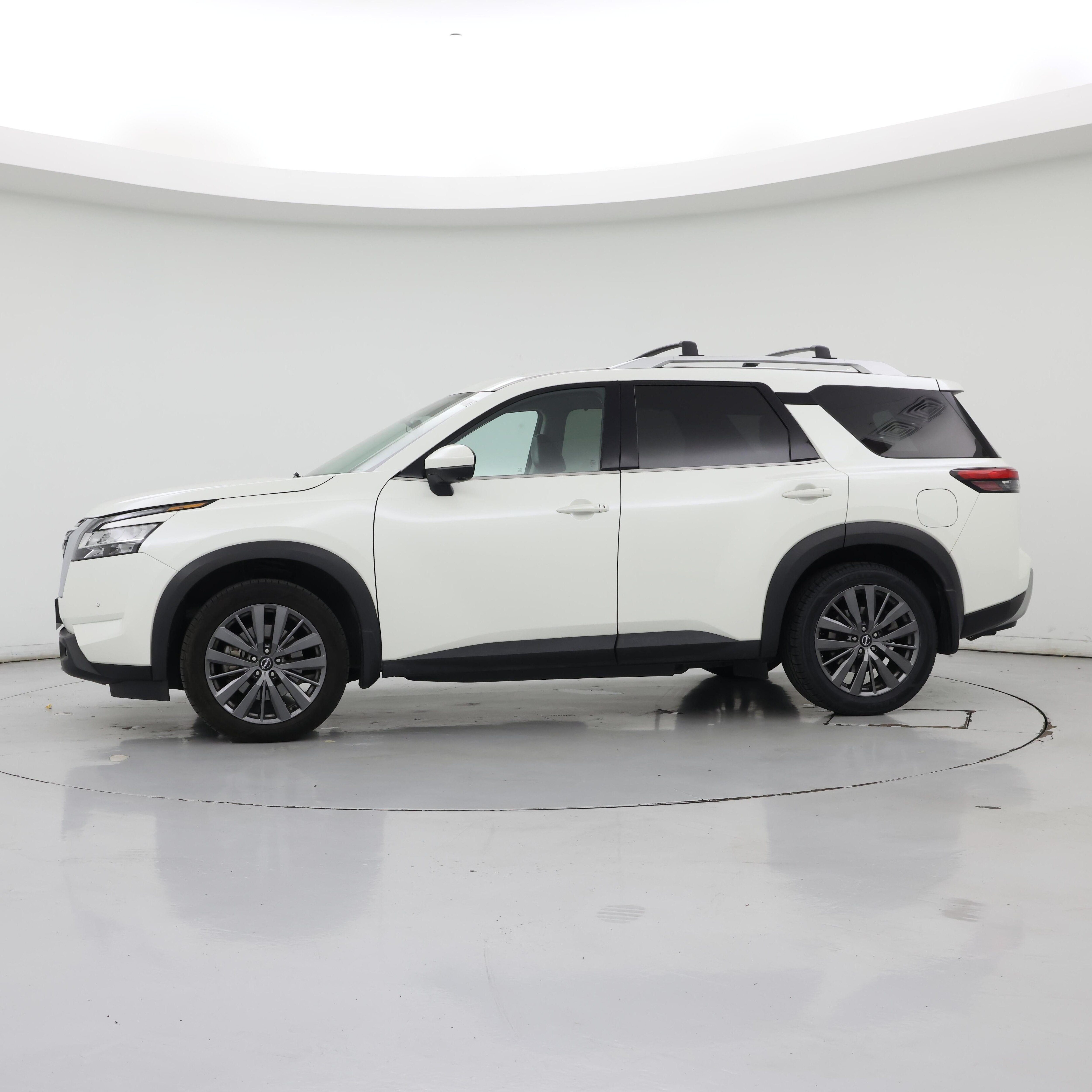 Thumbnail: 2022 Nissan Pathfinder - 3