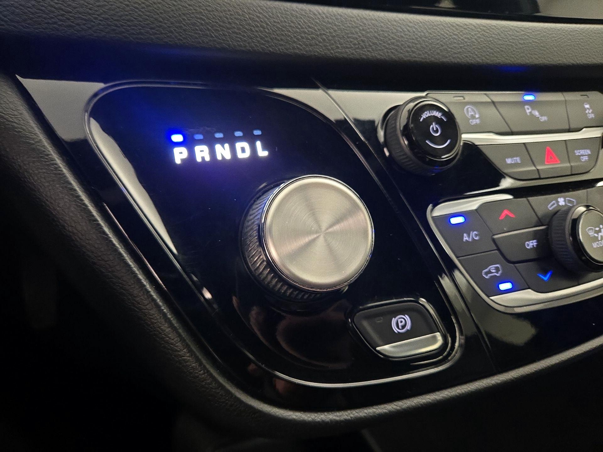 Thumbnail: 2020 Chrysler Pacifica - 17