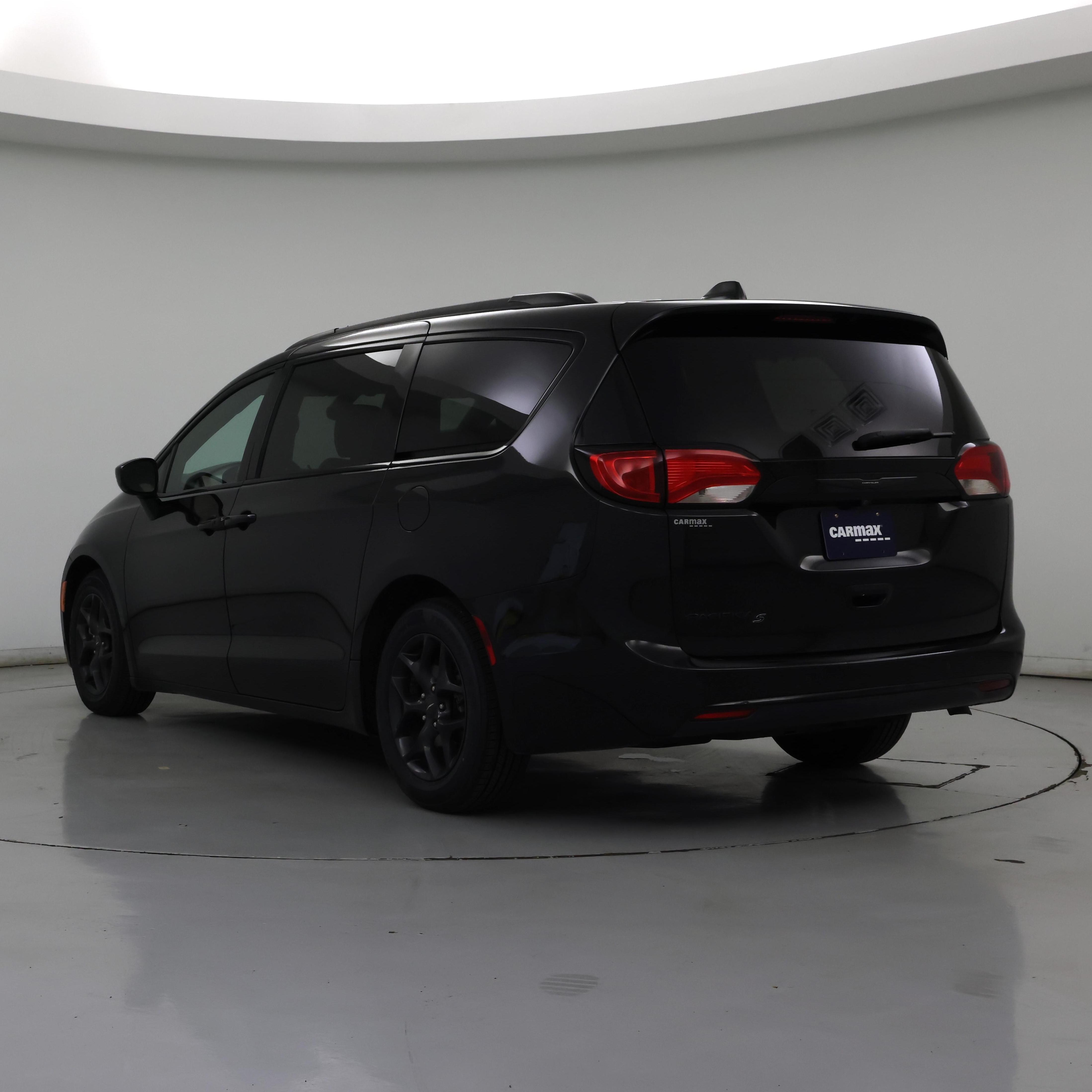 Thumbnail: 2020 Chrysler Pacifica - 2