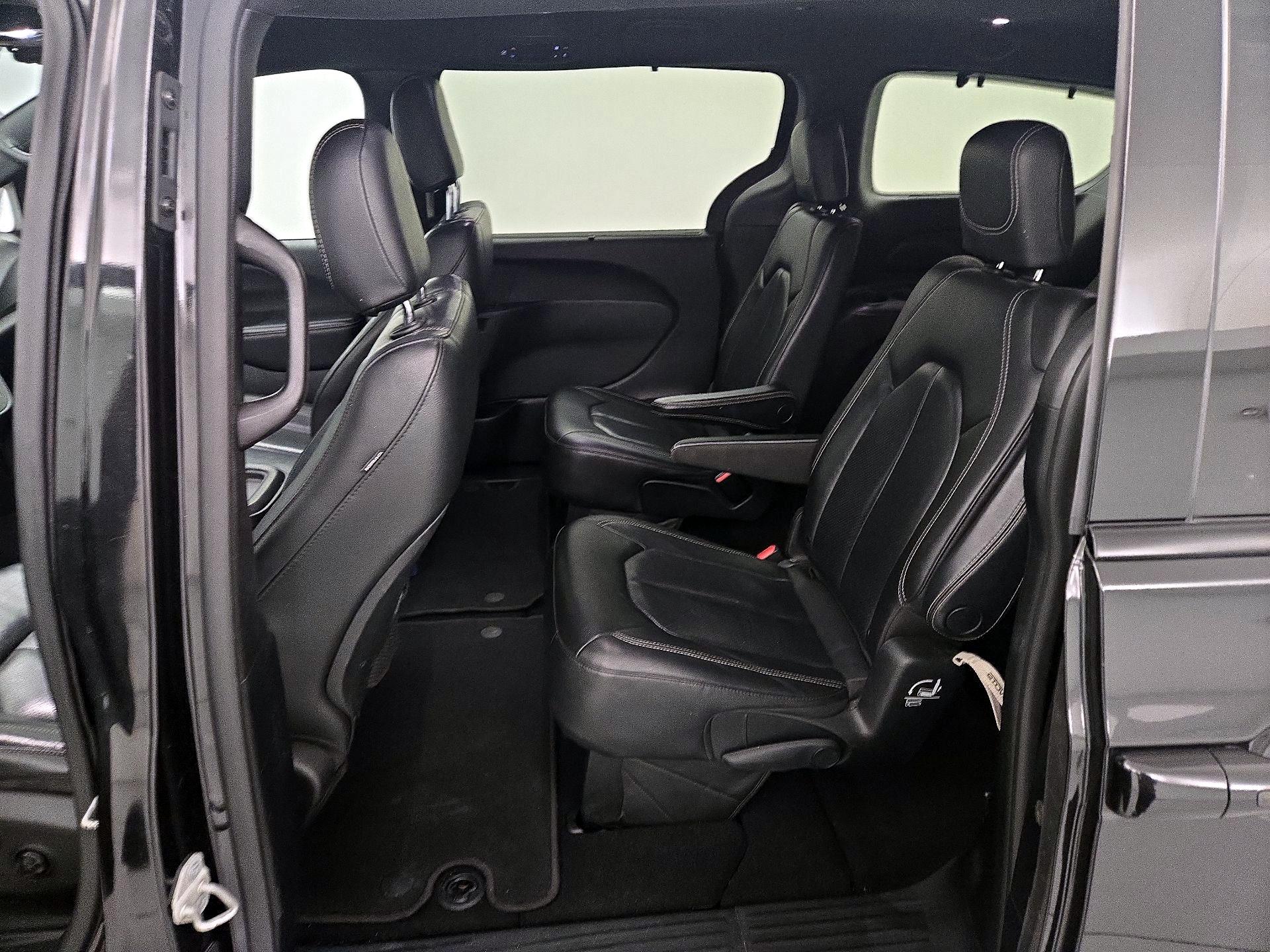 Thumbnail: 2020 Chrysler Pacifica - 19