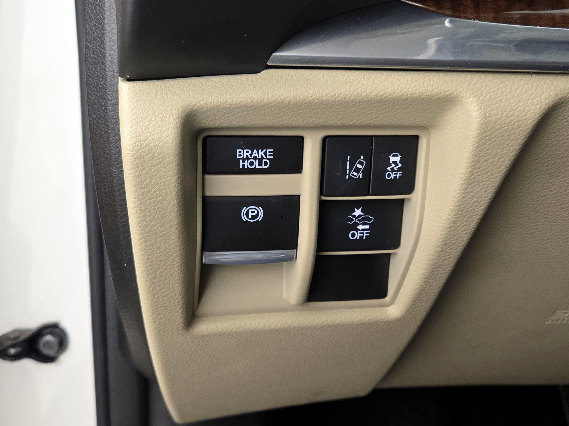 Thumbnail: 2017 Acura MDX - 13