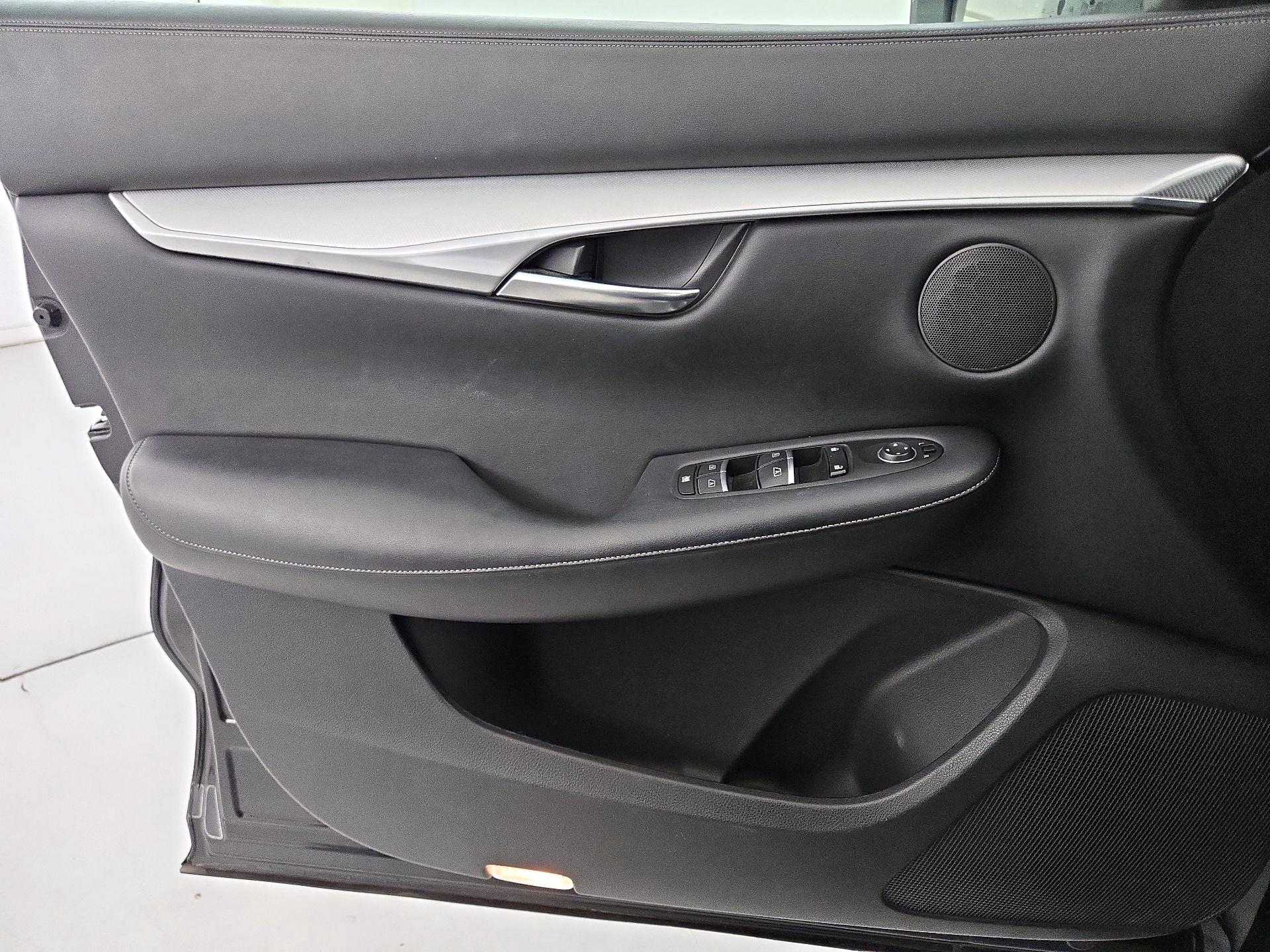 Thumbnail: 2020 INFINITI QX50 - 12