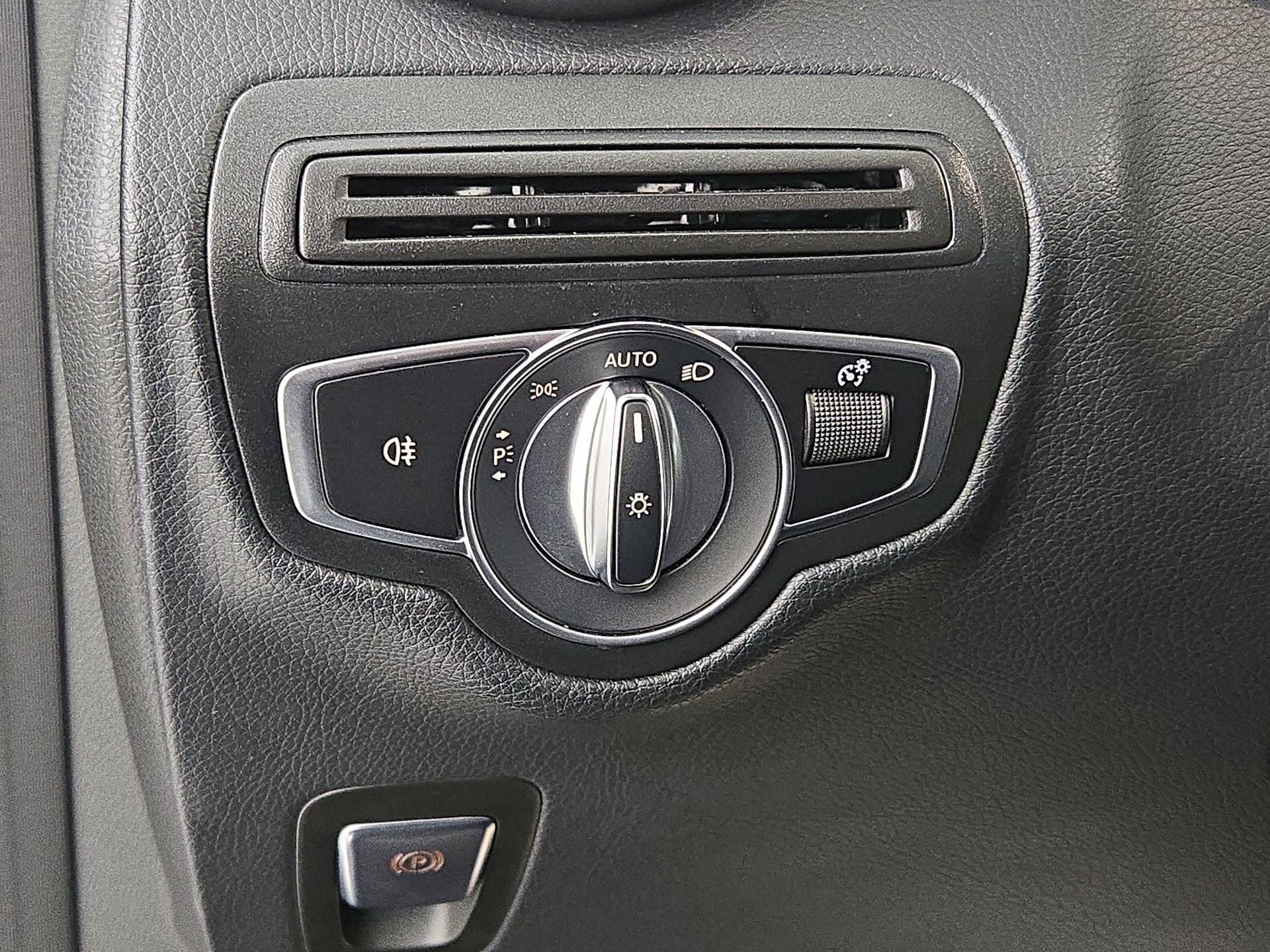 Thumbnail: 2020 Mercedes-Benz GLC - 13