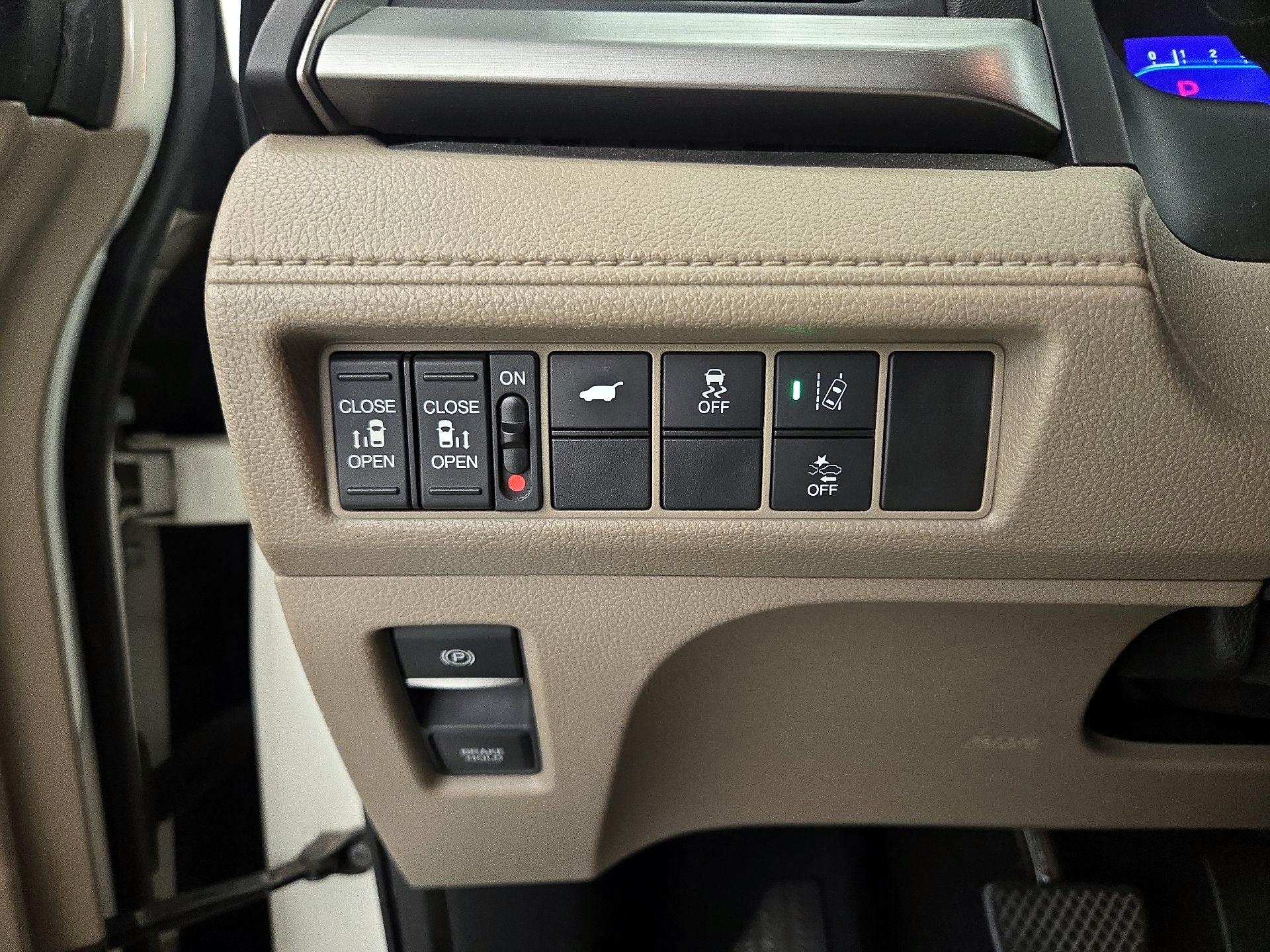 Thumbnail: 2019 Honda Odyssey - 13