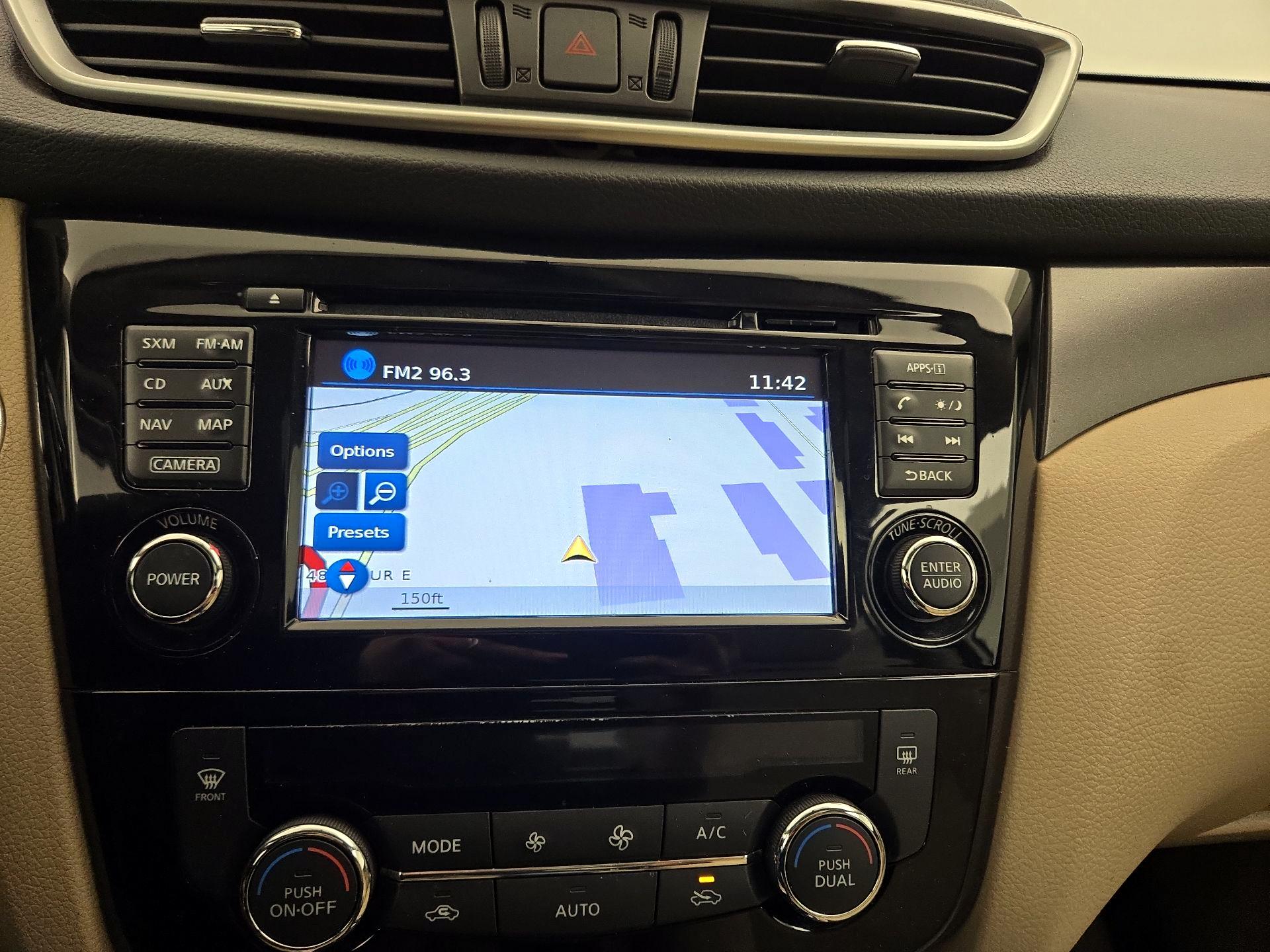 Thumbnail: 2016 Nissan Rogue - 14