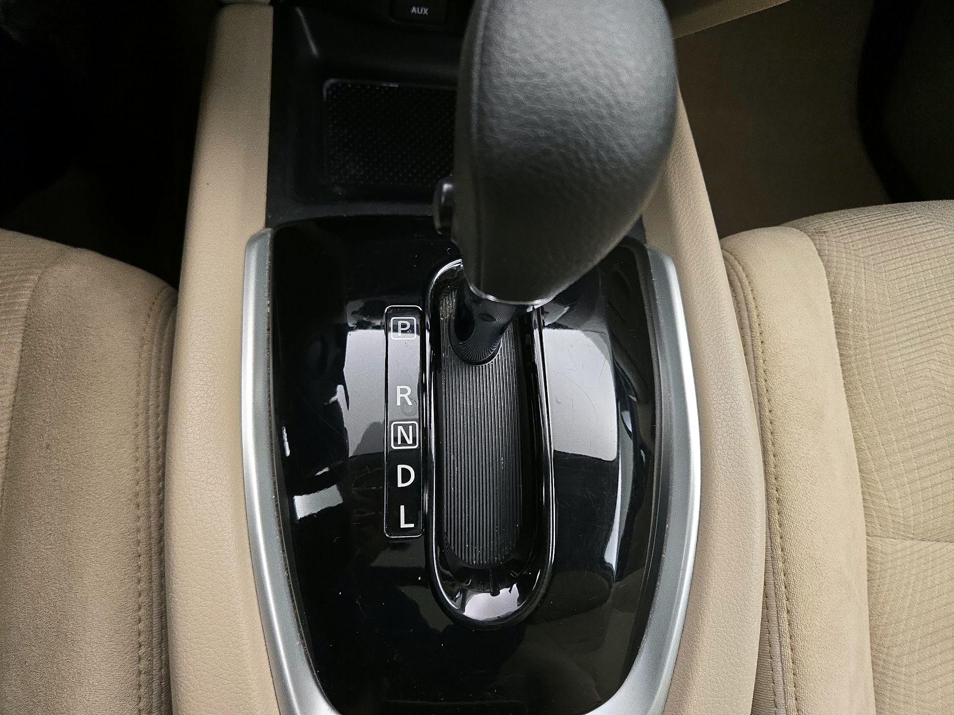 Thumbnail: 2016 Nissan Rogue - 18