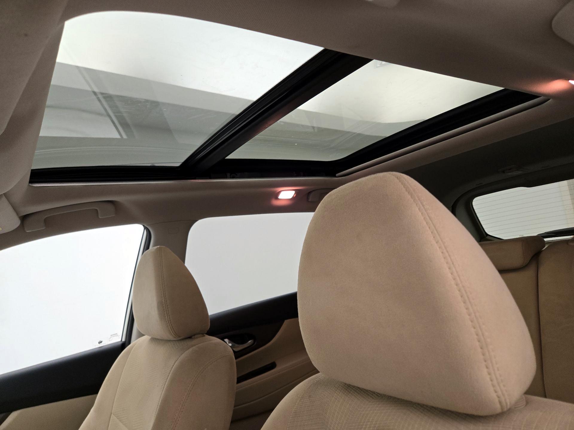 Thumbnail: 2016 Nissan Rogue - 20