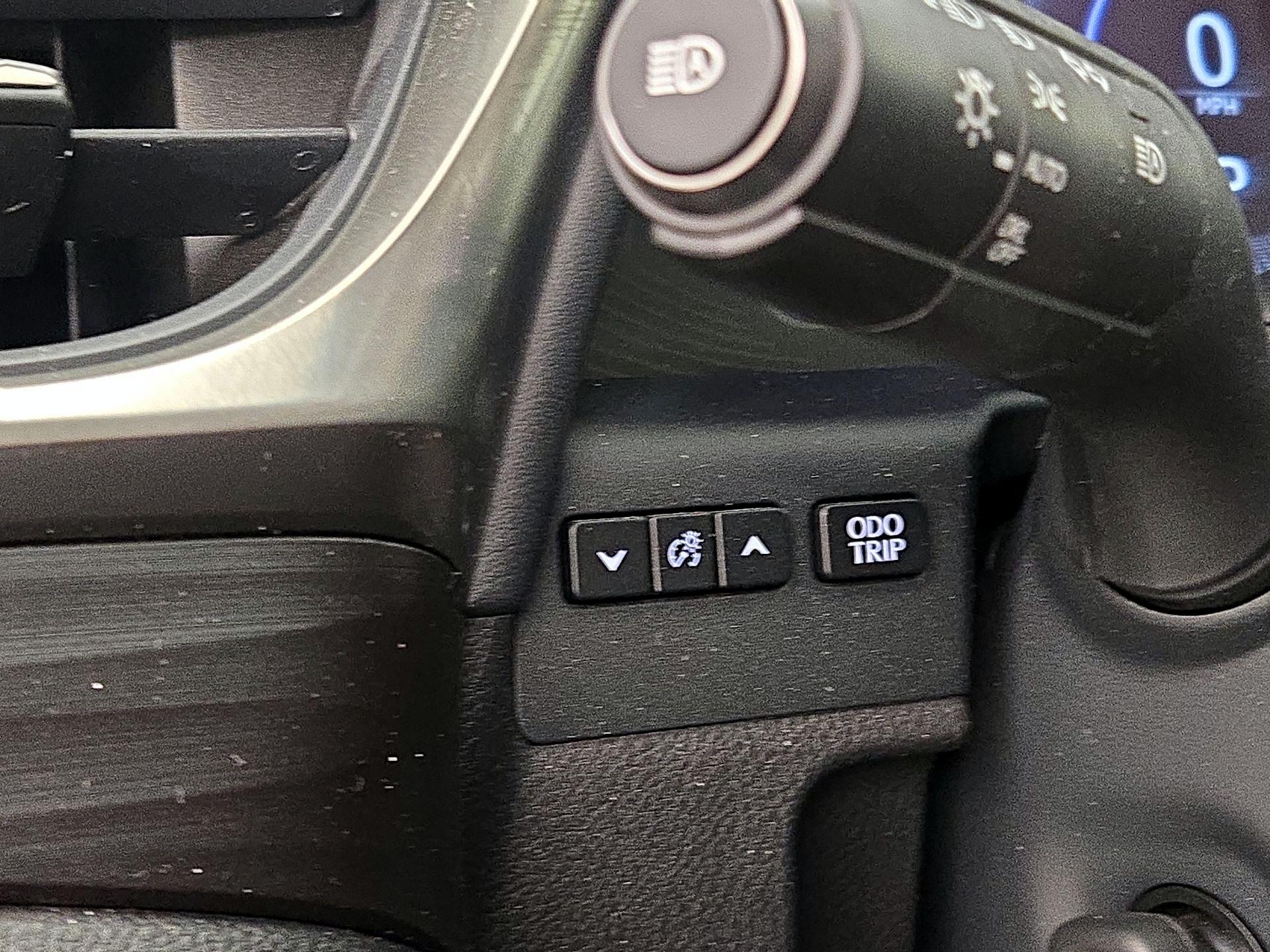 Thumbnail: 2019 Lexus ES - 13