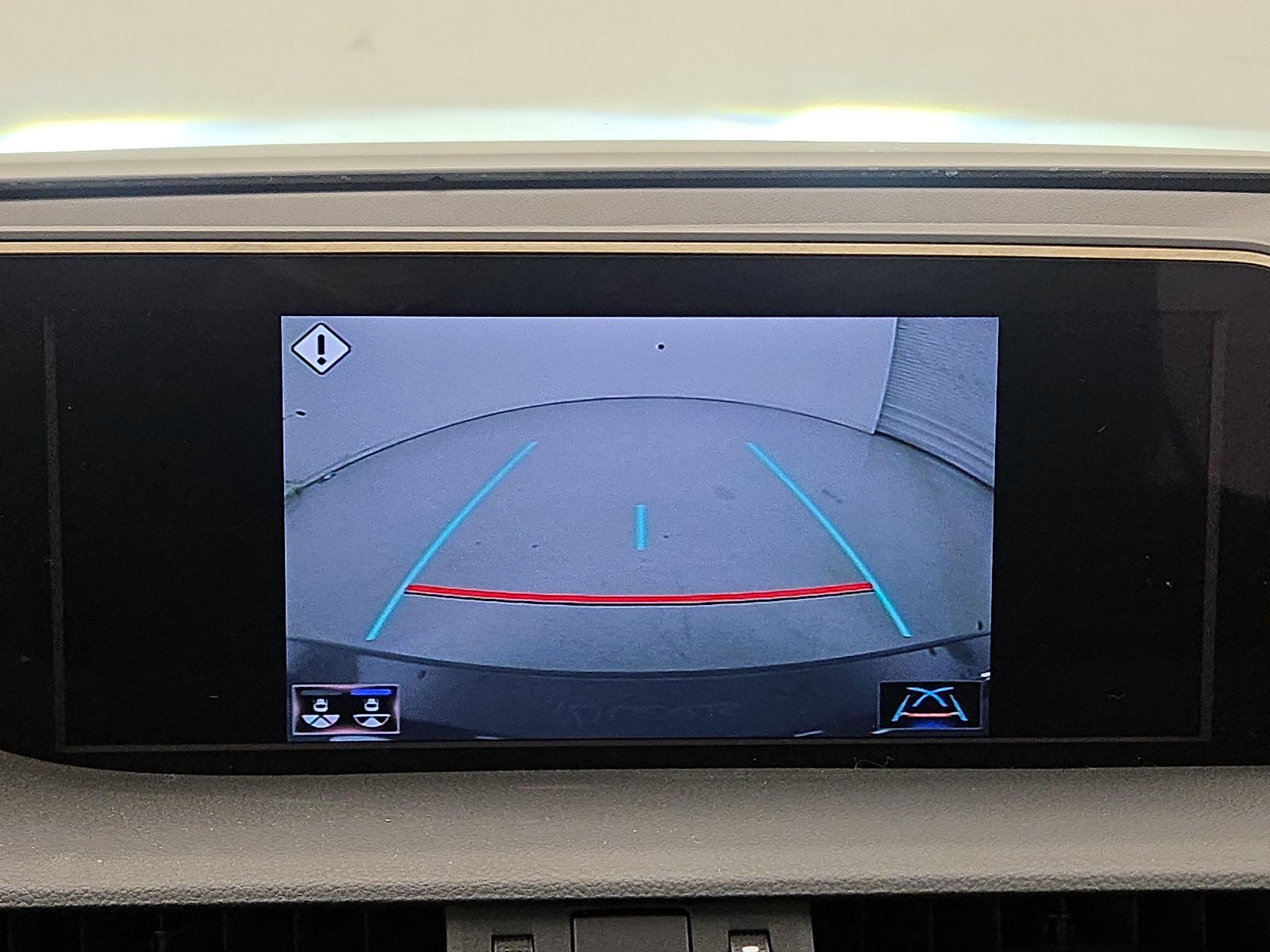 Thumbnail: 2019 Lexus ES - 15