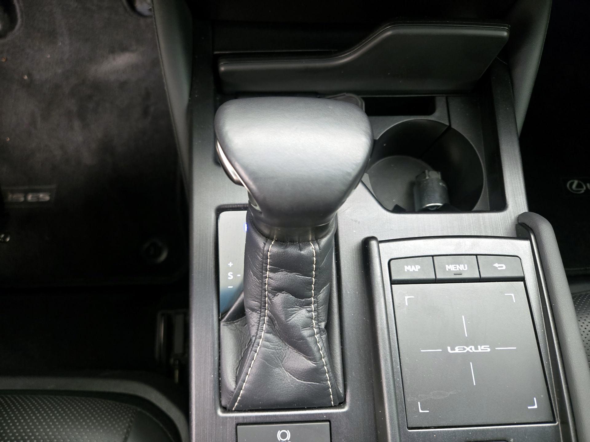 Thumbnail: 2019 Lexus ES - 18