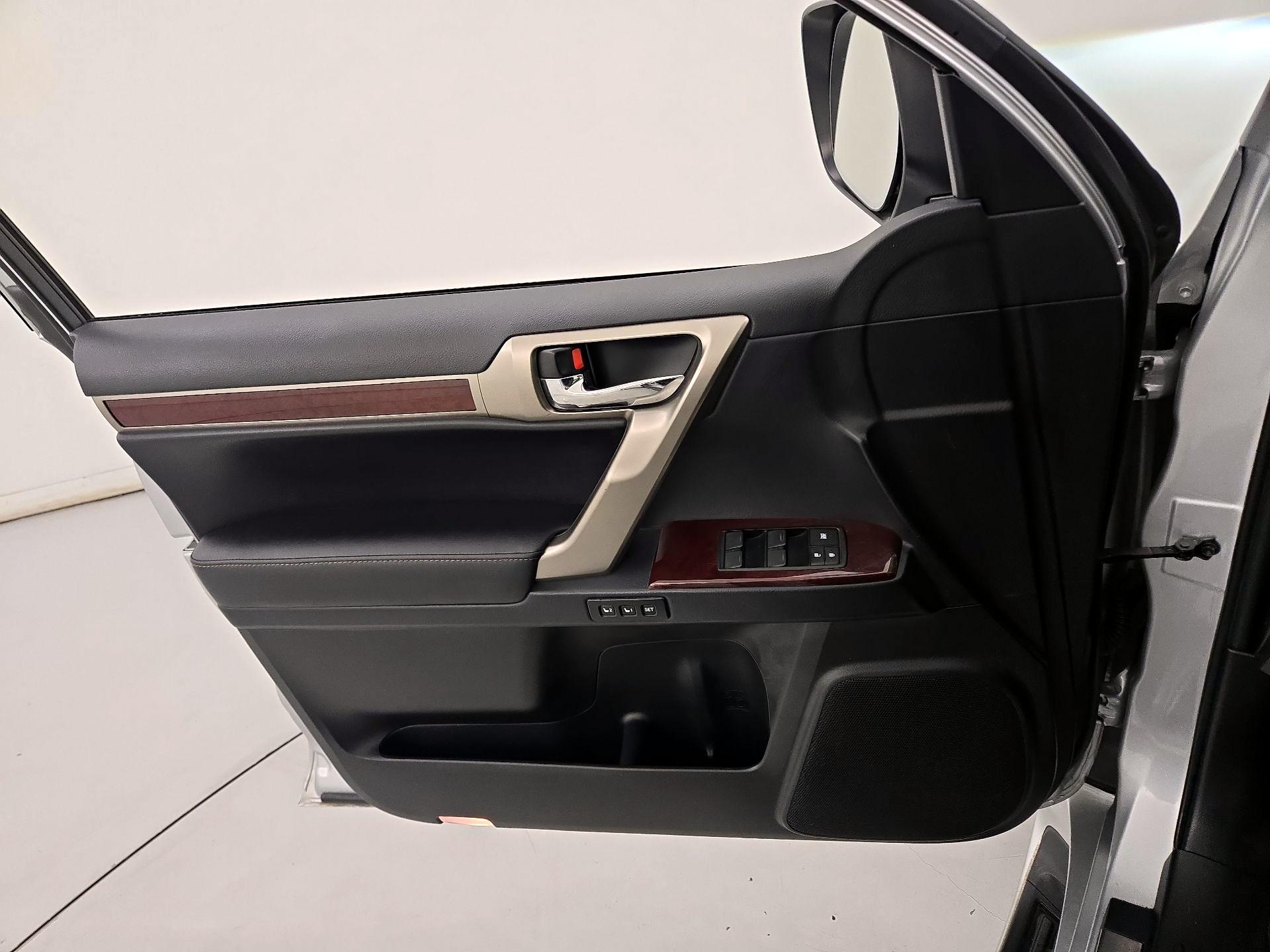 Thumbnail: 2017 Lexus GX - 12