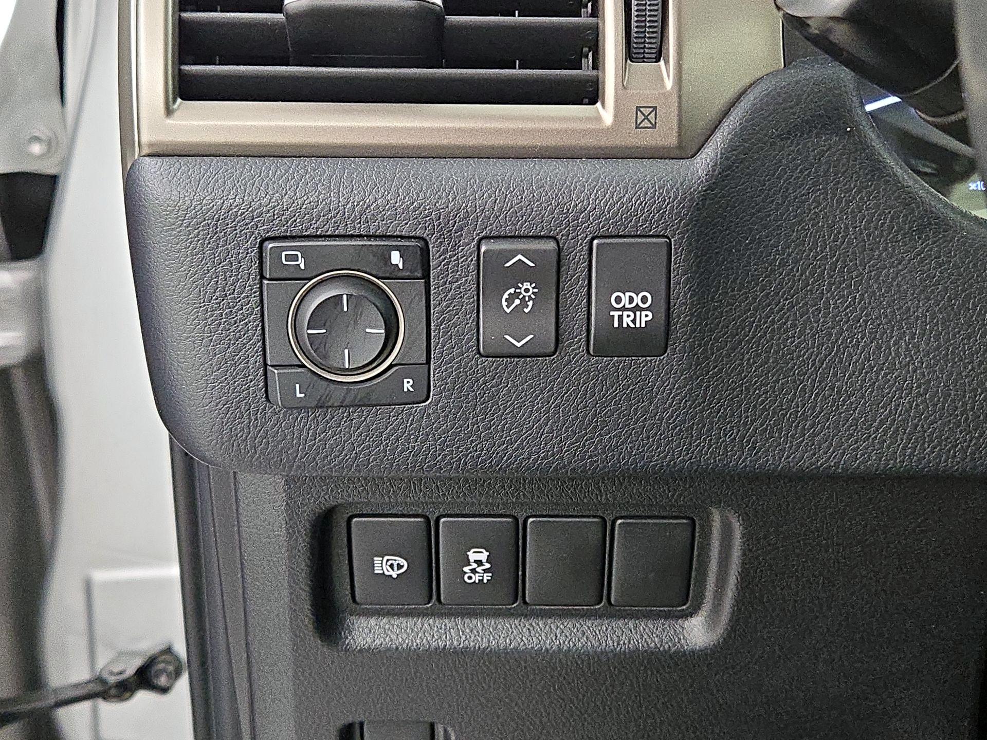 Thumbnail: 2017 Lexus GX - 13