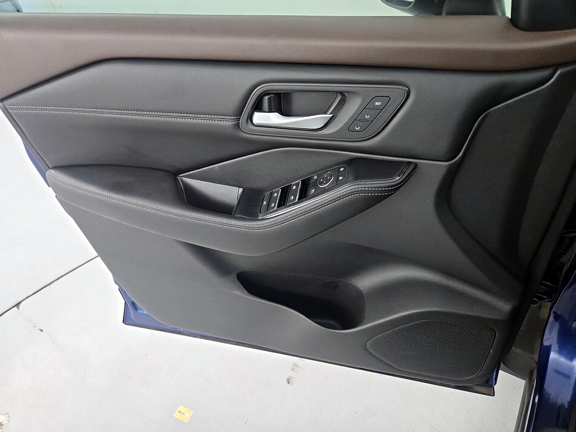 Thumbnail: 2023 Nissan Rogue - 12