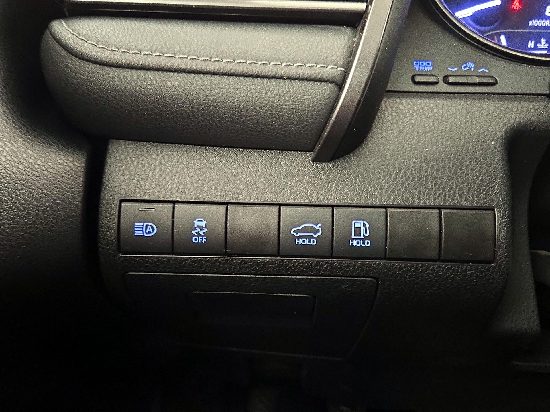 Thumbnail: 2021 Toyota Camry - 13