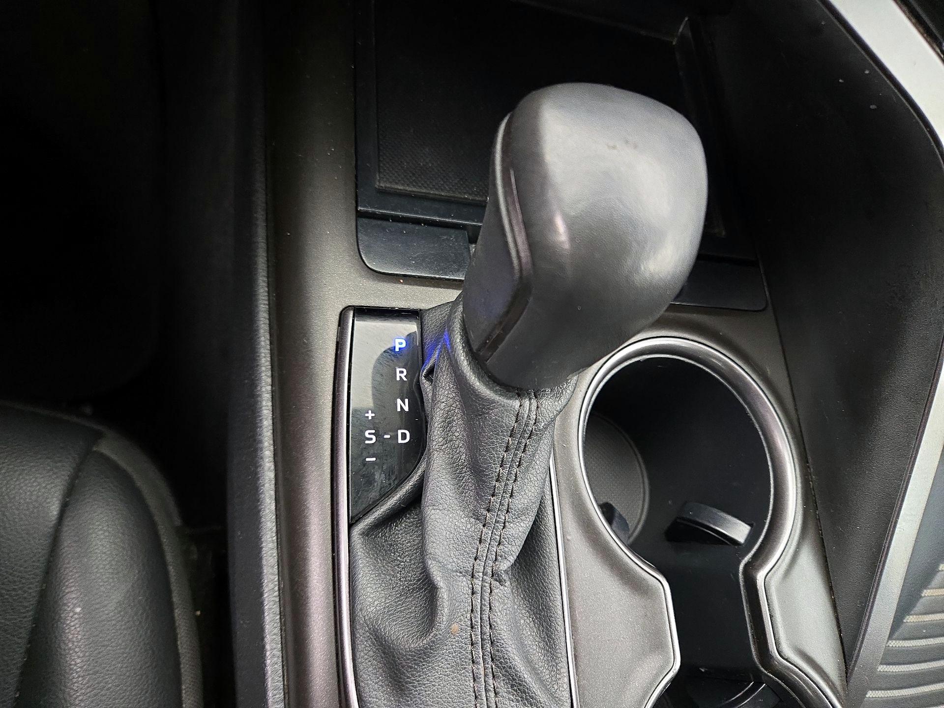 Thumbnail: 2021 Toyota Camry - 17