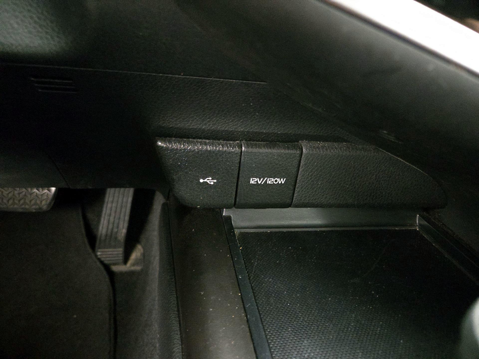 Thumbnail: 2021 Toyota Camry - 18