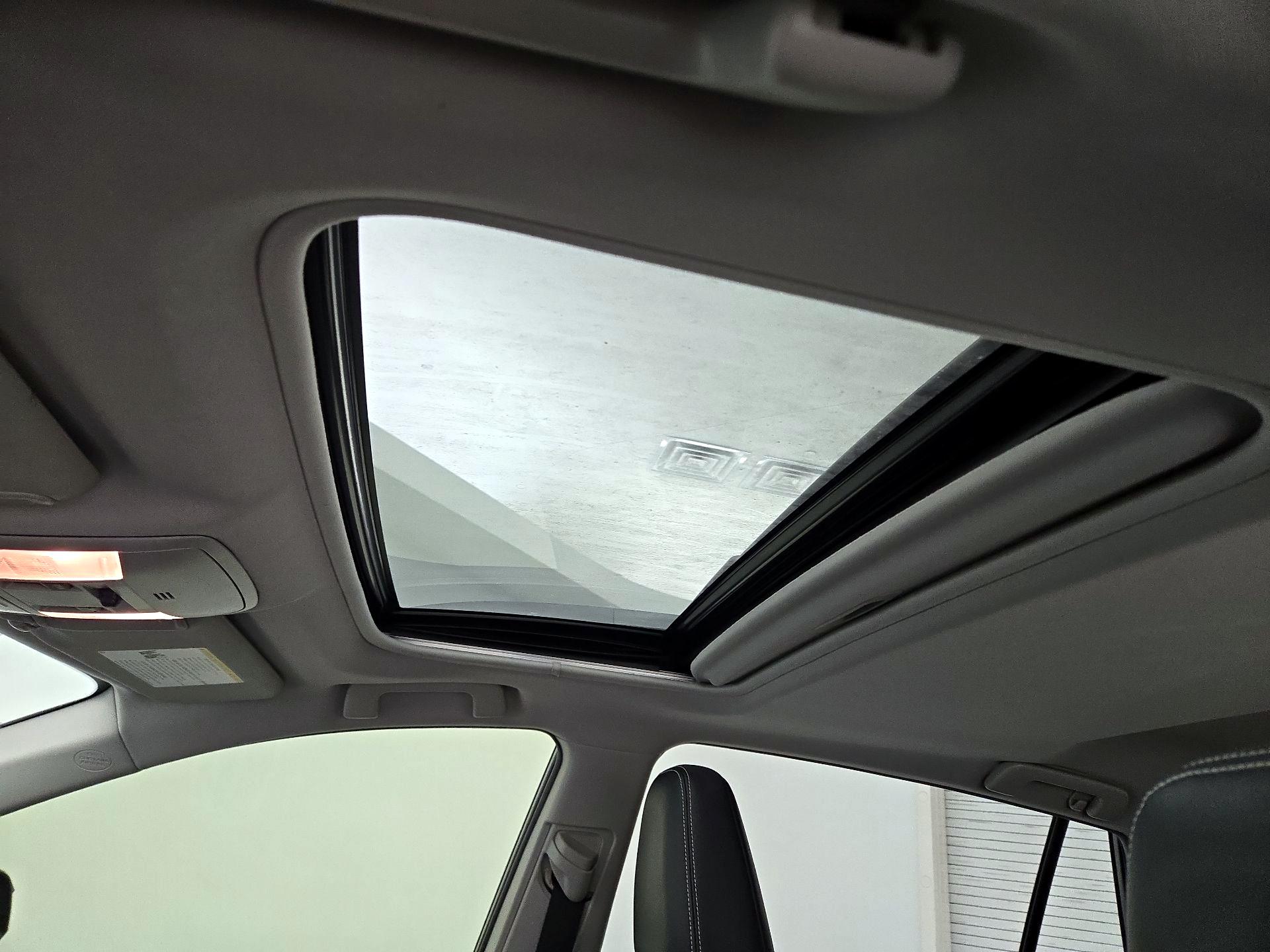 Thumbnail: 2017 Toyota RAV4 - 19