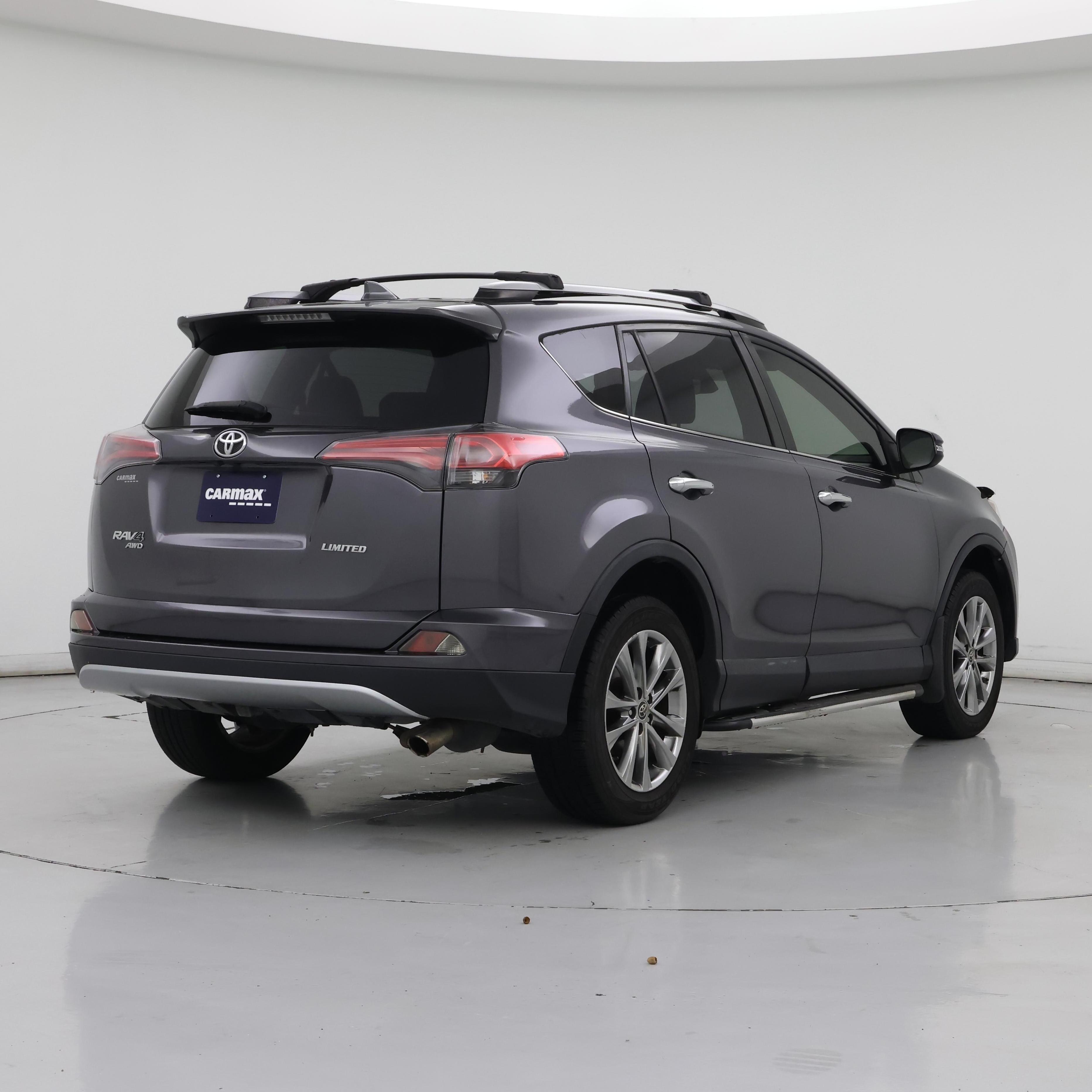 Thumbnail: 2017 Toyota RAV4 - 8