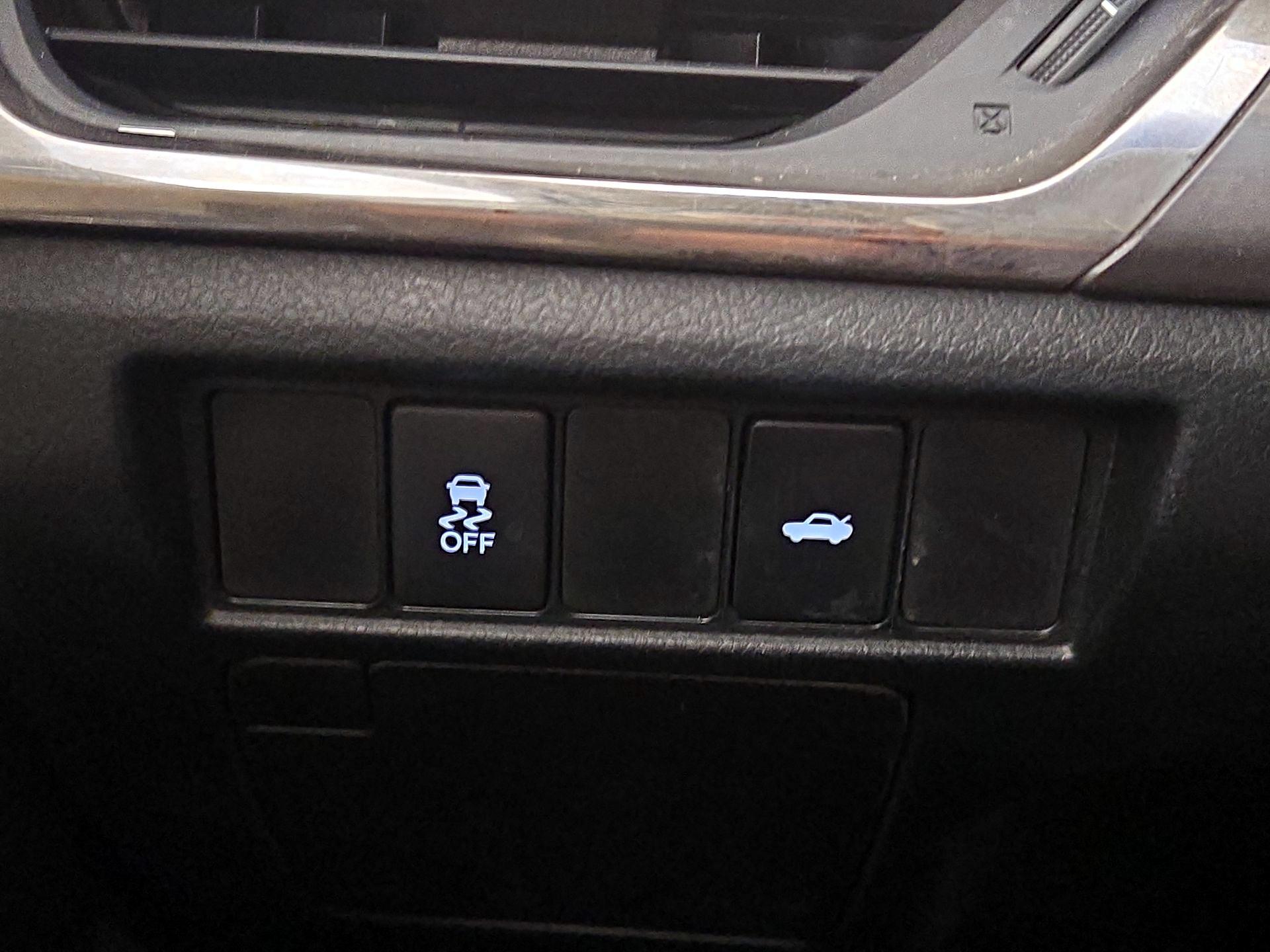 Thumbnail: 2016 Toyota Avalon - 13