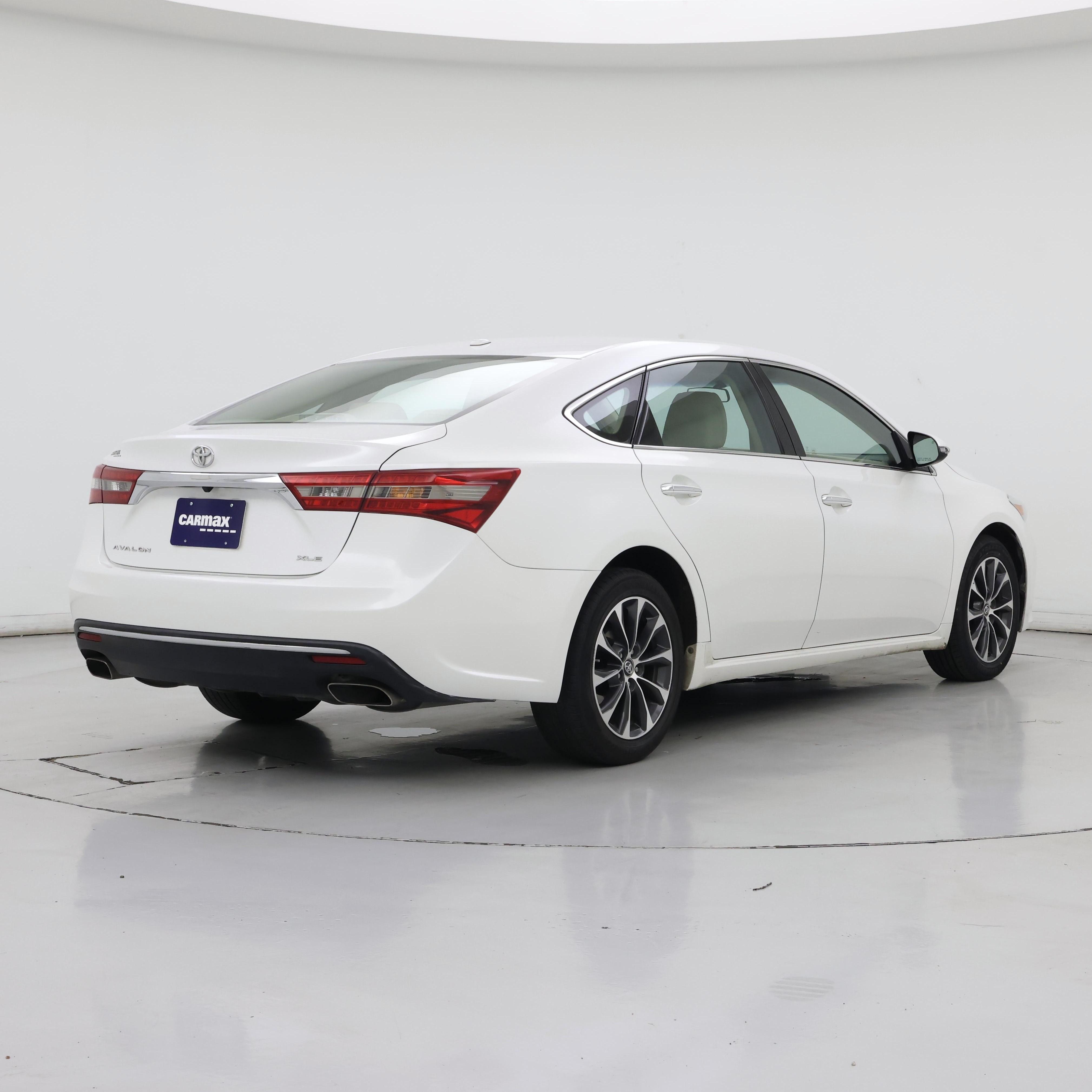 Thumbnail: 2016 Toyota Avalon - 8