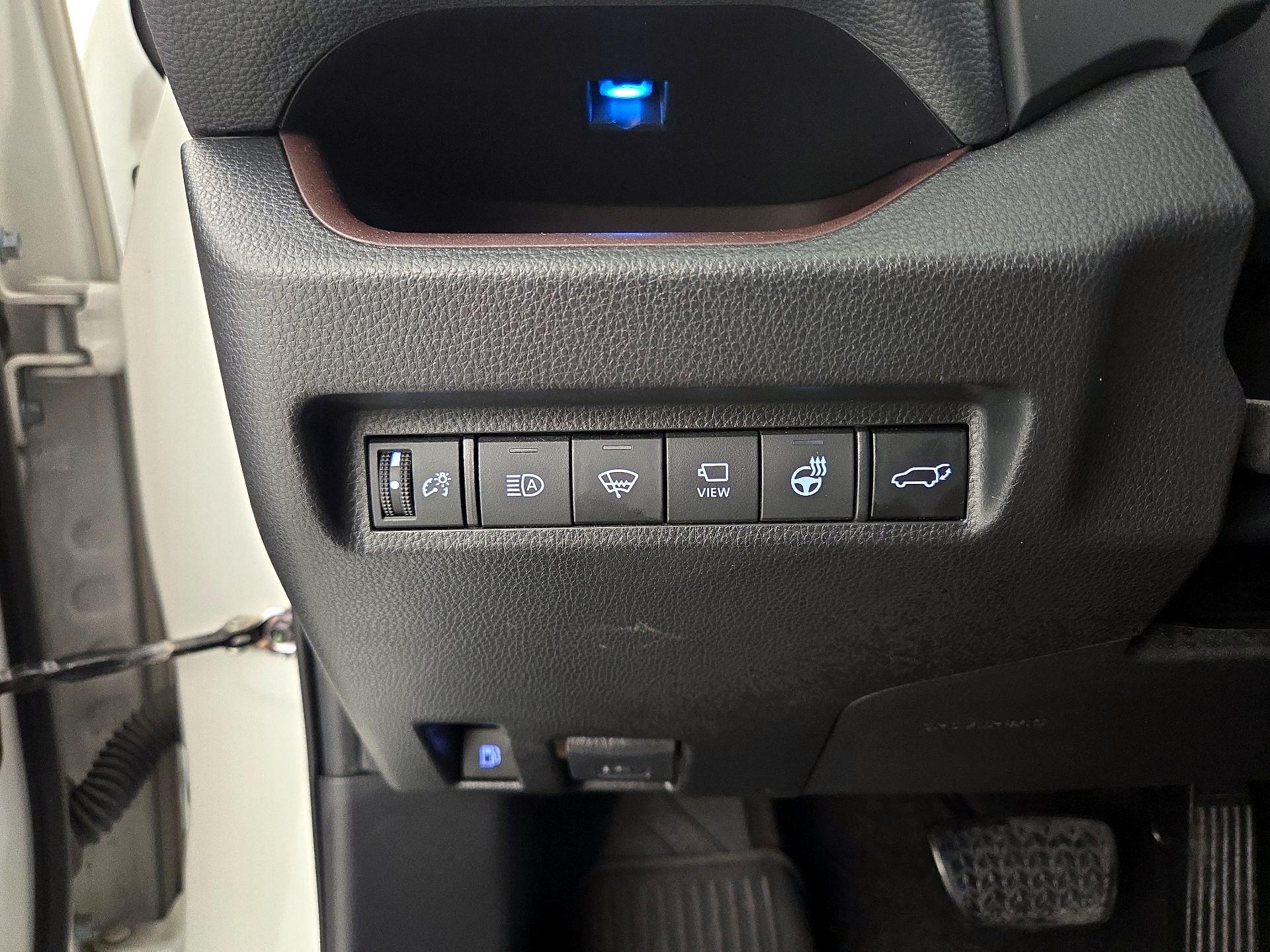 Thumbnail: 2019 Toyota RAV4 - 13