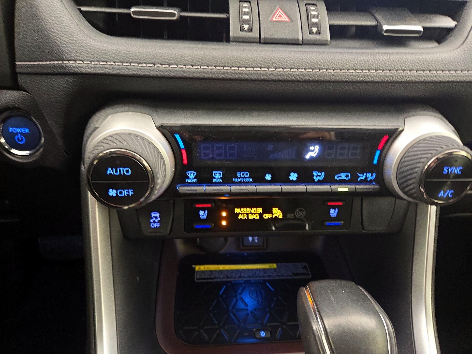 Thumbnail: 2019 Toyota RAV4 - 17