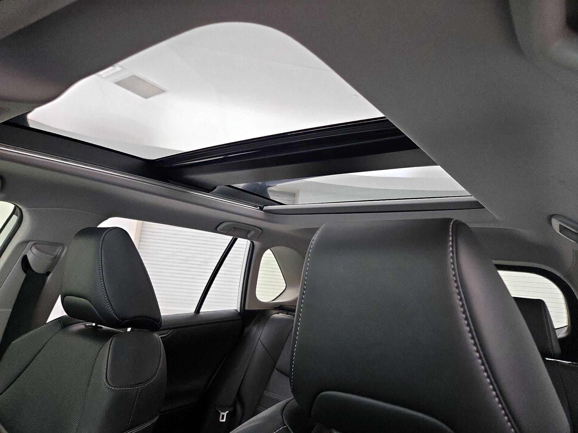 Thumbnail: 2019 Toyota RAV4 - 20