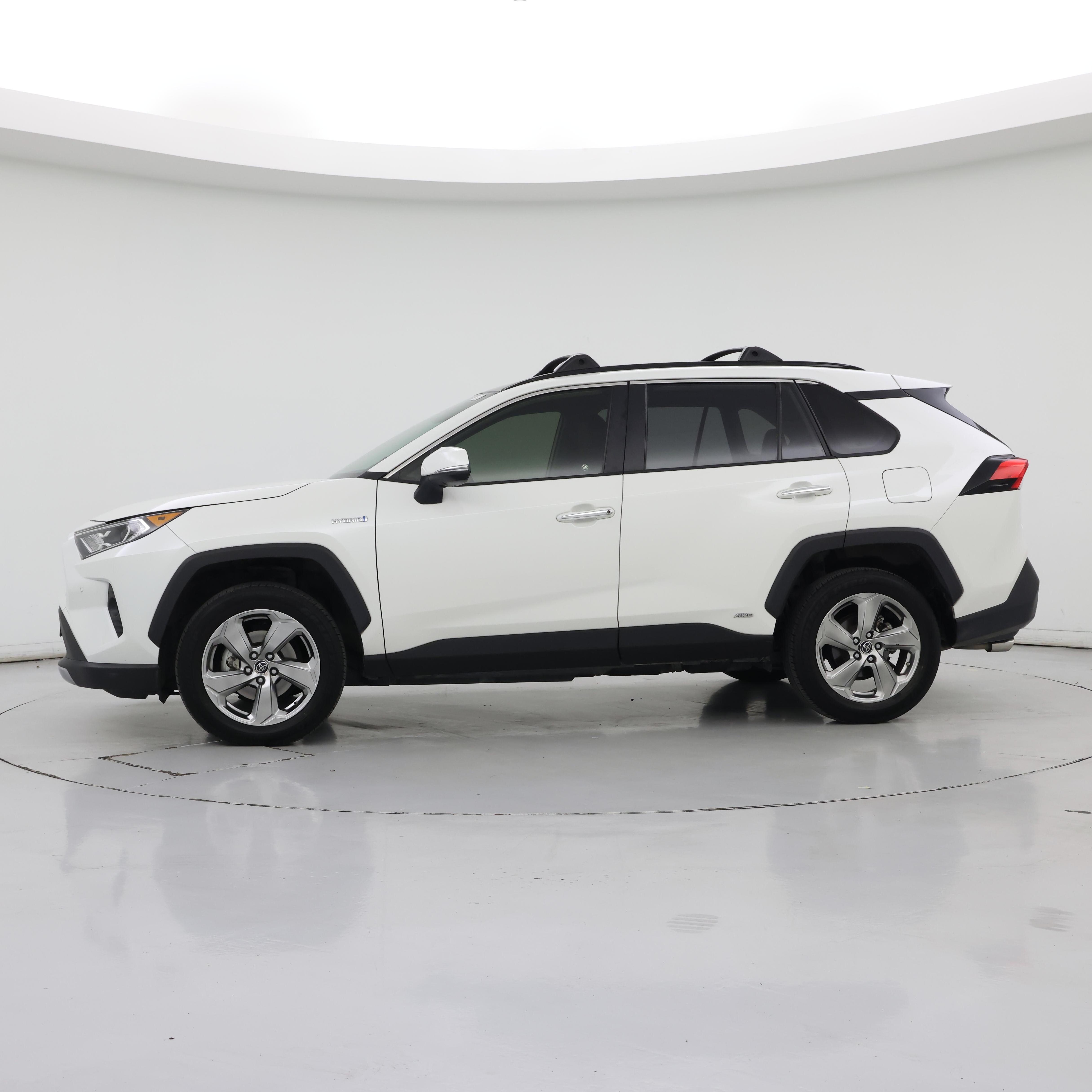 Thumbnail: 2019 Toyota RAV4 - 3