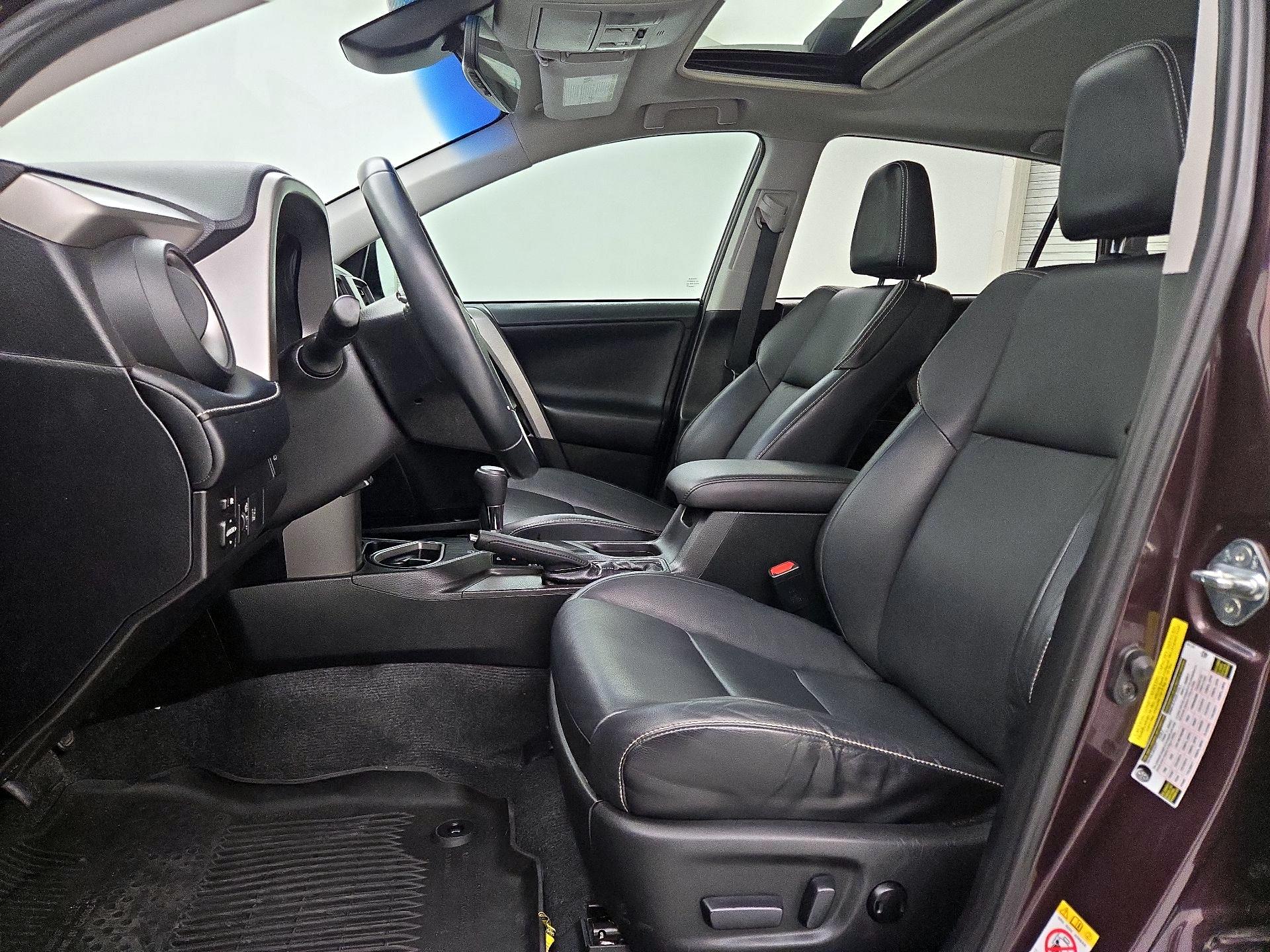 Thumbnail: 2016 Toyota RAV4 - 11