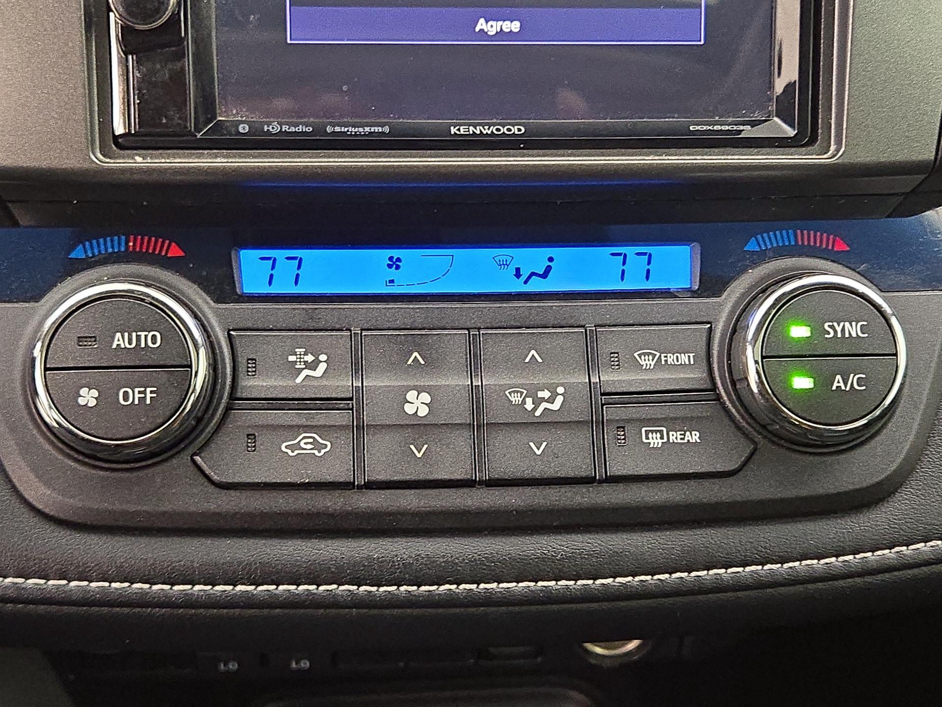 Thumbnail: 2016 Toyota RAV4 - 16