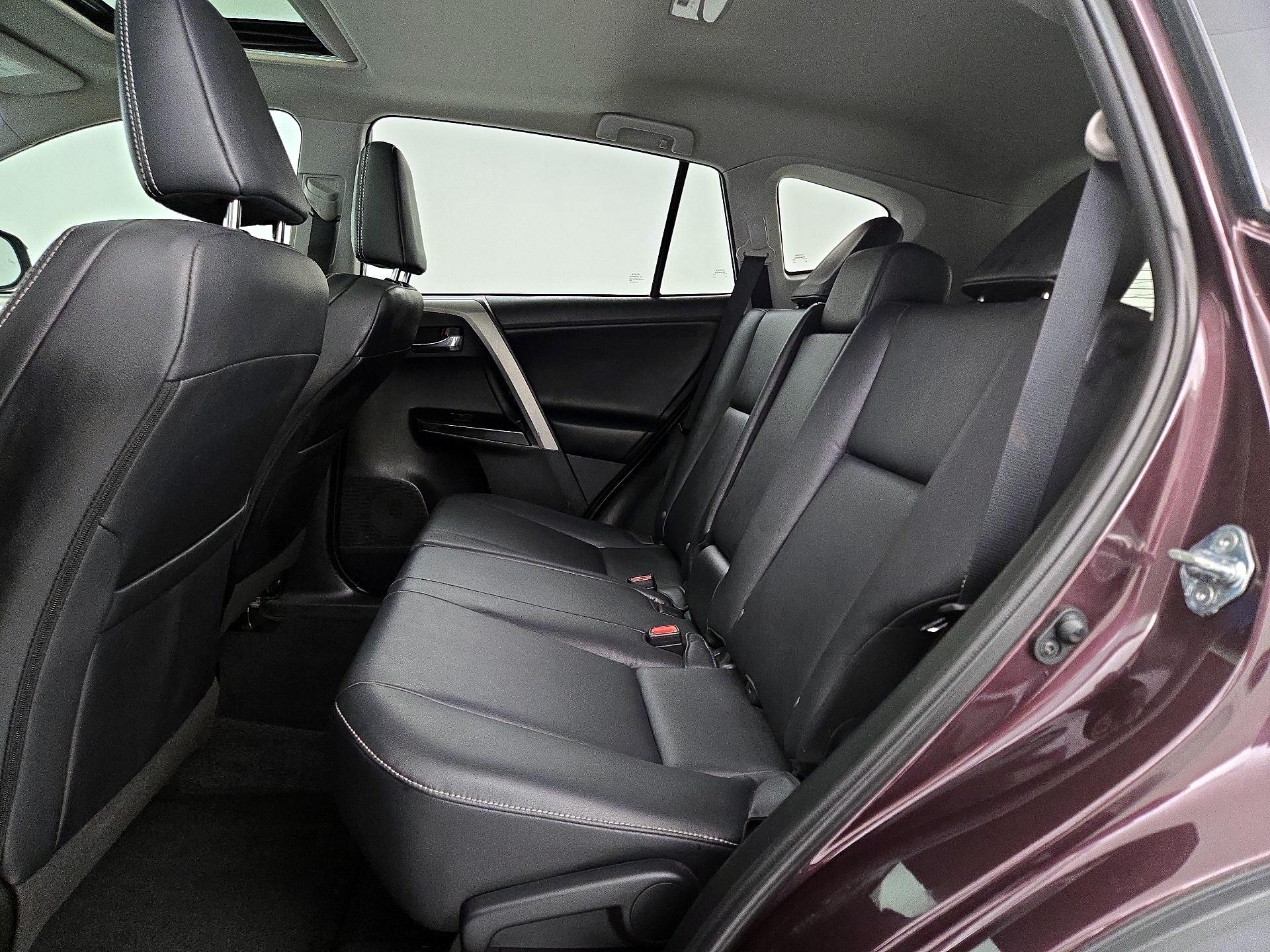 Thumbnail: 2016 Toyota RAV4 - 20