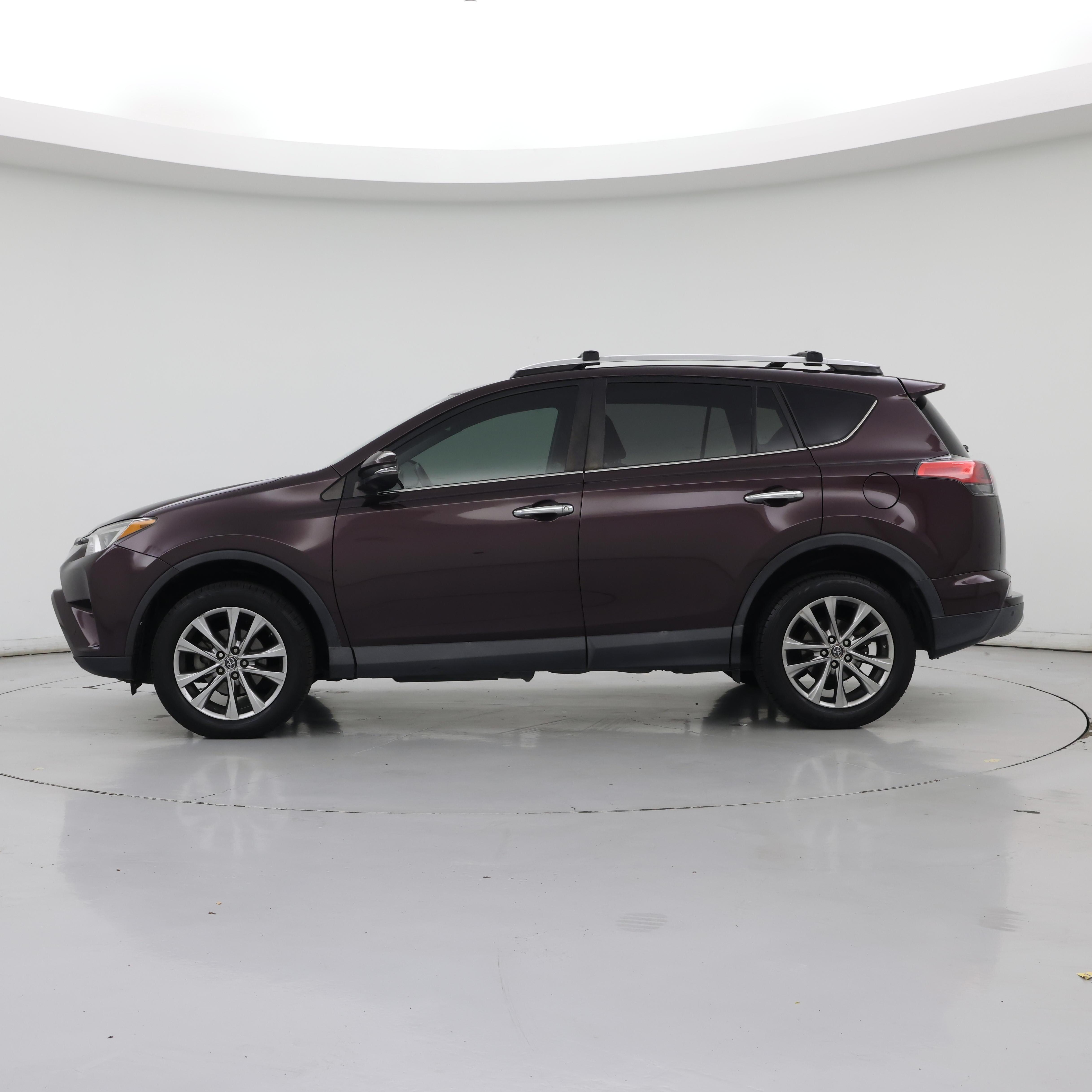 Thumbnail: 2016 Toyota RAV4 - 3