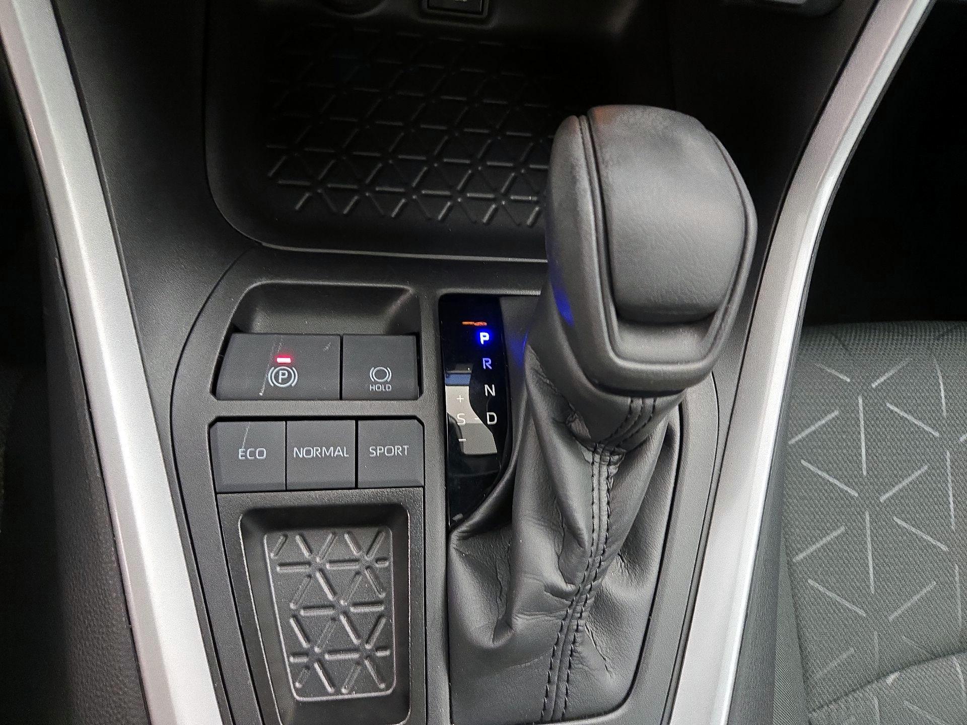 Thumbnail: 2024 Toyota RAV4 - 17