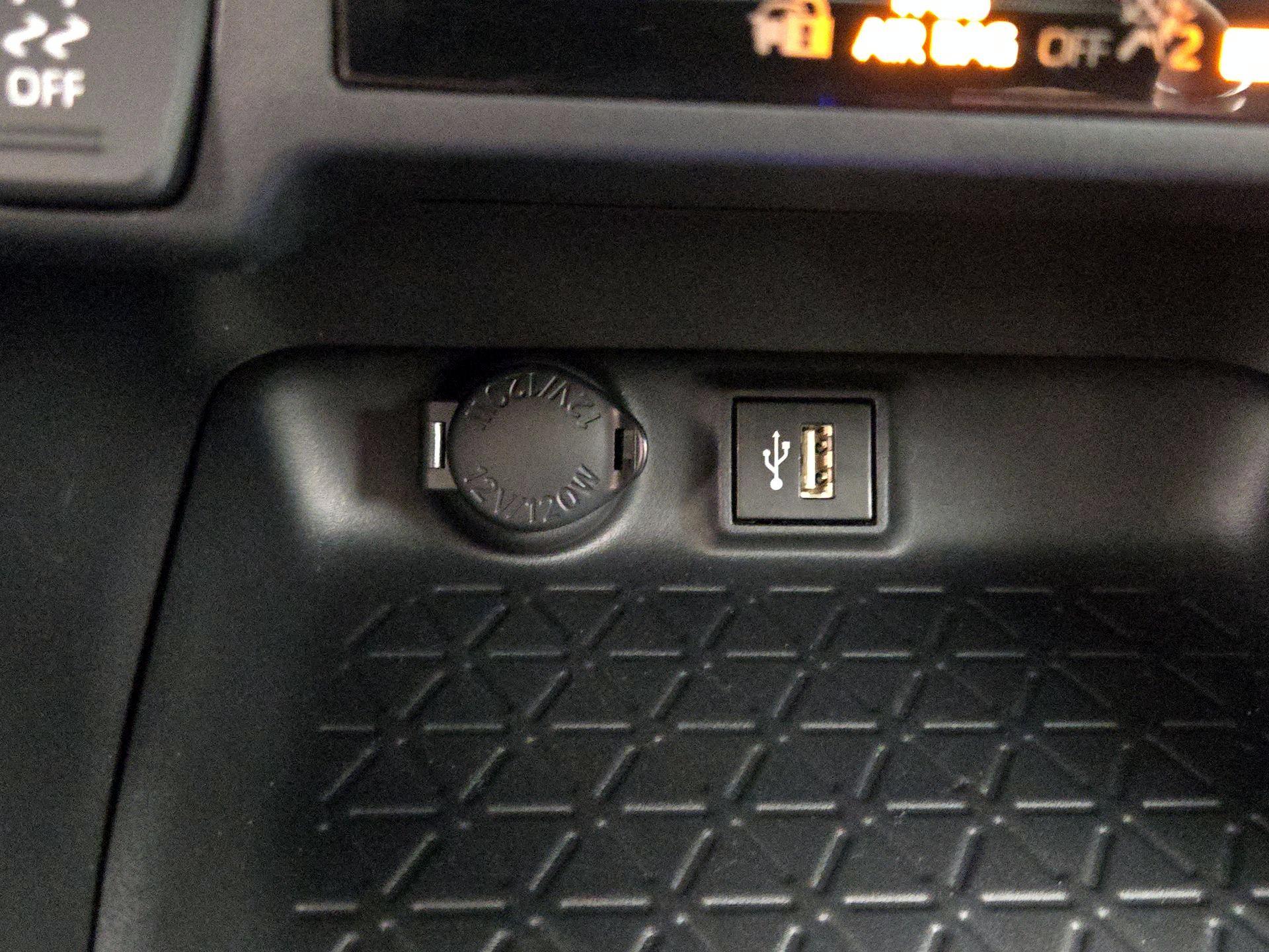 Thumbnail: 2024 Toyota RAV4 - 18