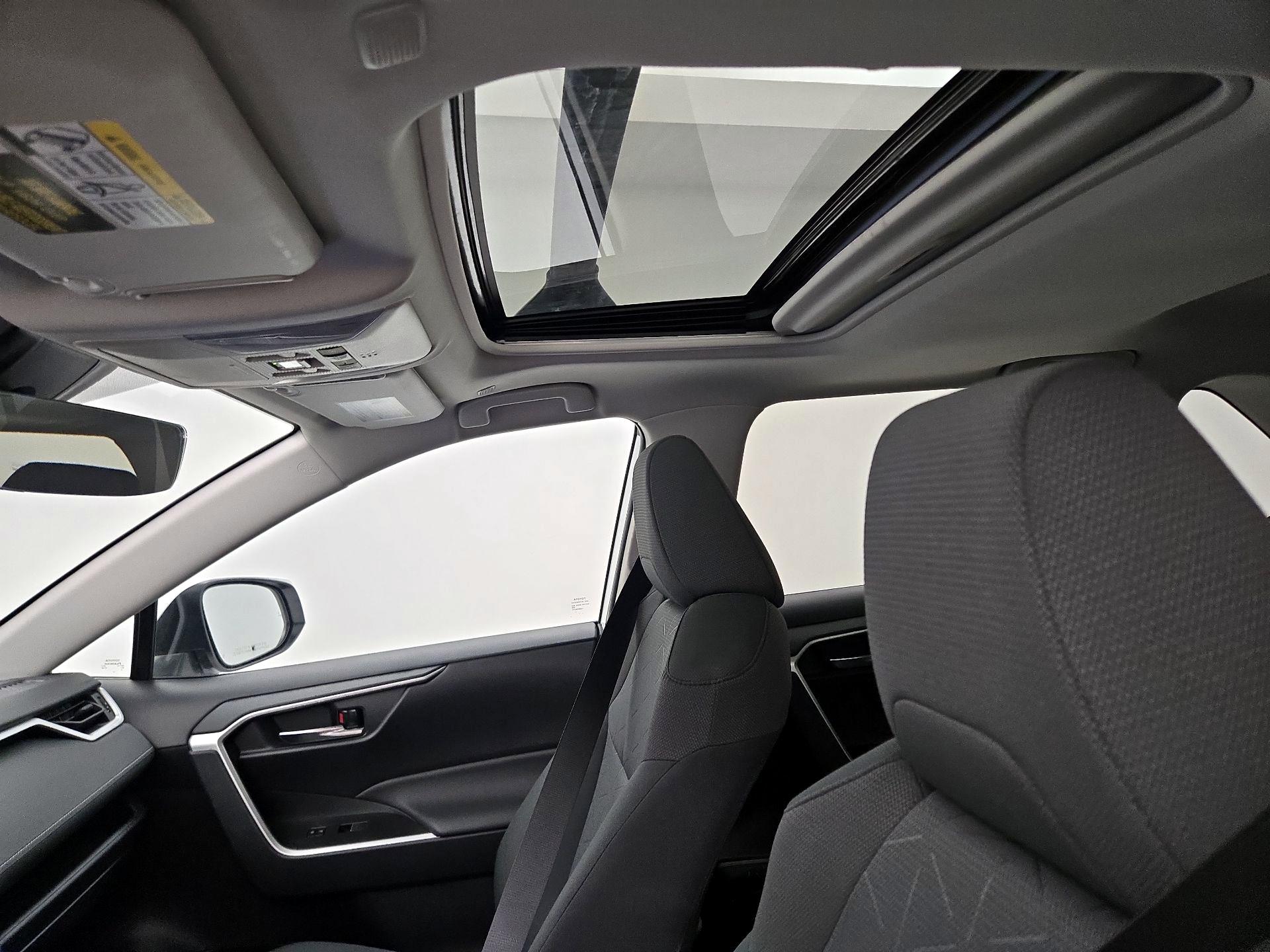 Thumbnail: 2024 Toyota RAV4 - 19